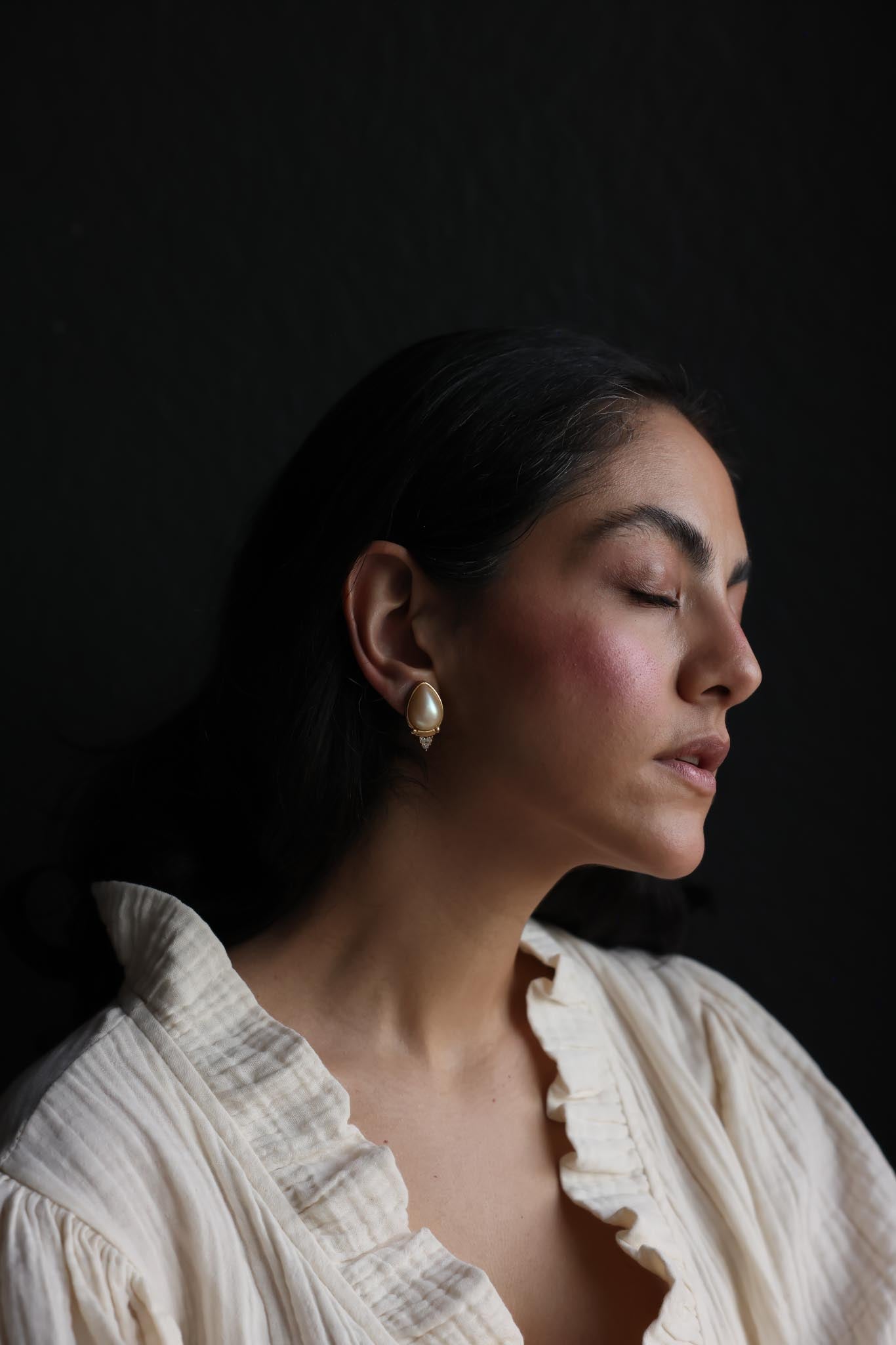 Richelieu Teardrop Pearl Clip-On Earrings