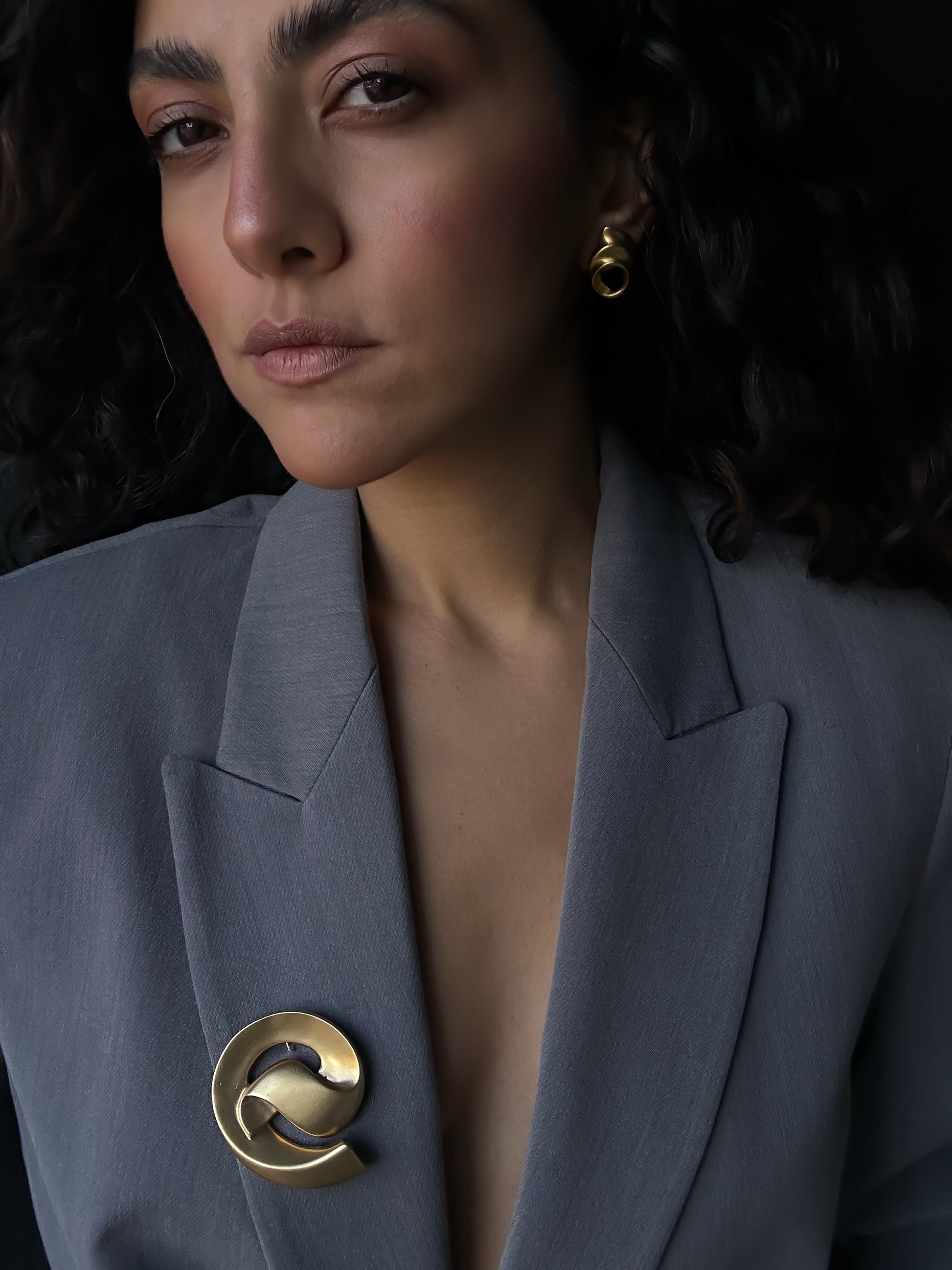 Sculpted Swirl Earrings|Vintage Baazaar 