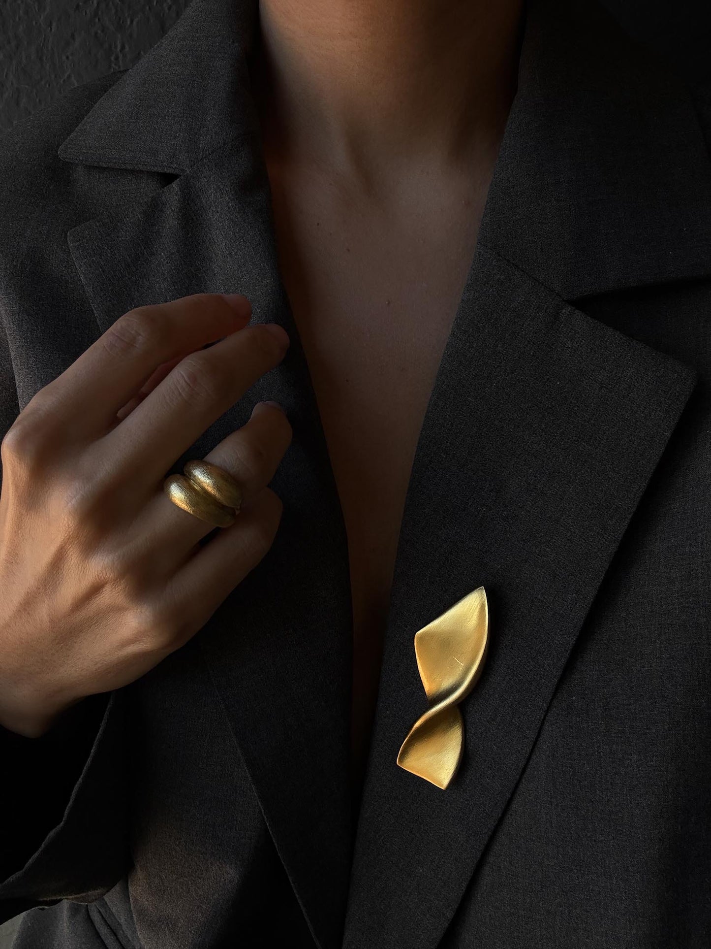 Golden Twist Matte Brooch|Vintage Baazaar 