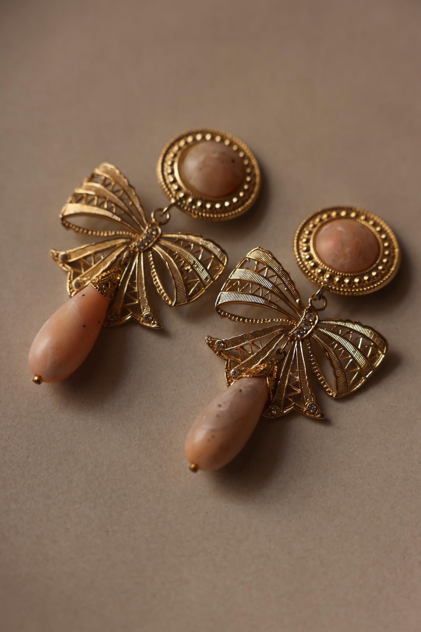 Peach-Toned Bow Clip-On Earrings|Vintage Baazaar 