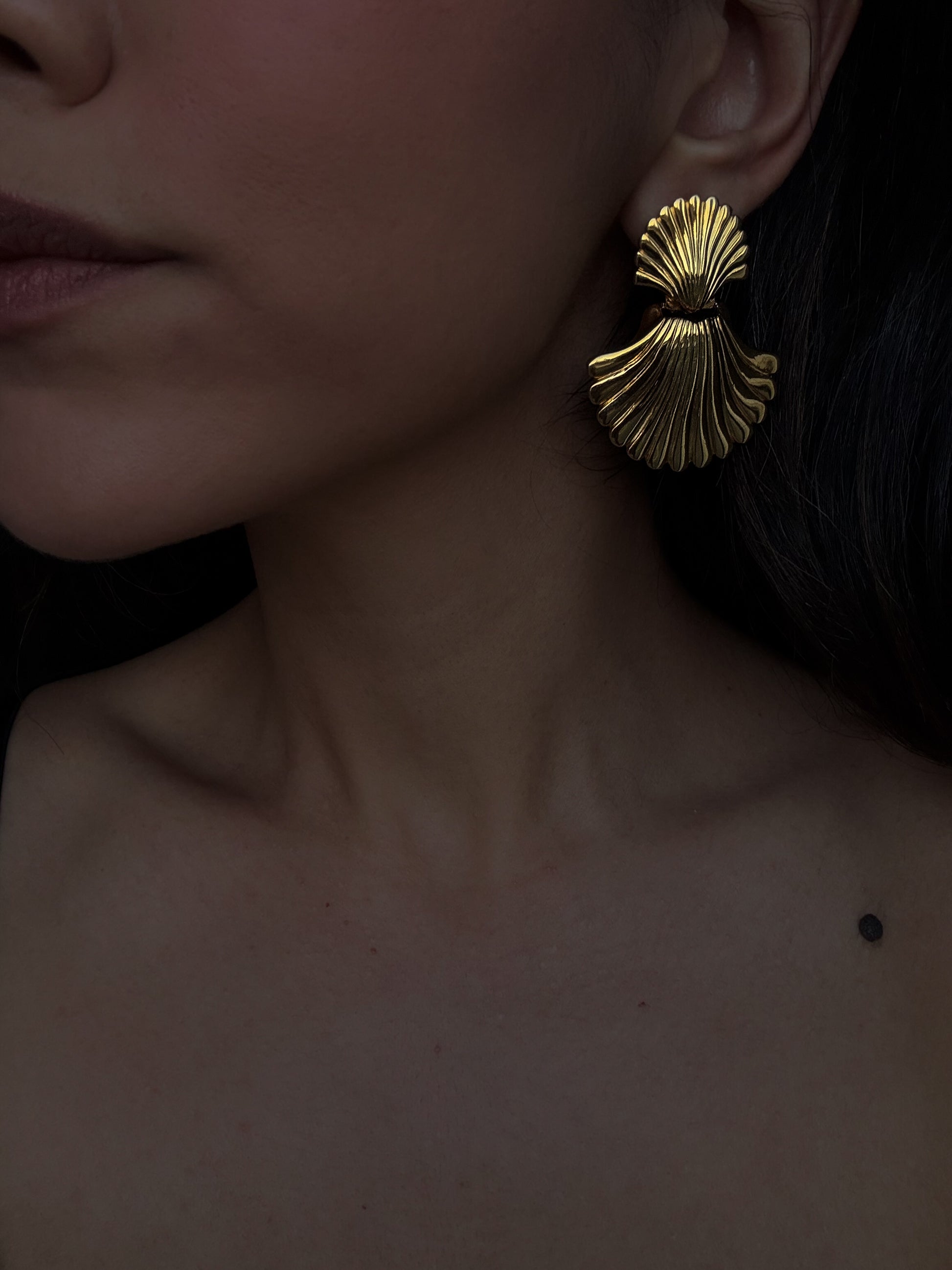 Golden Shell Cascade Earrings|Vintage Baazaar 