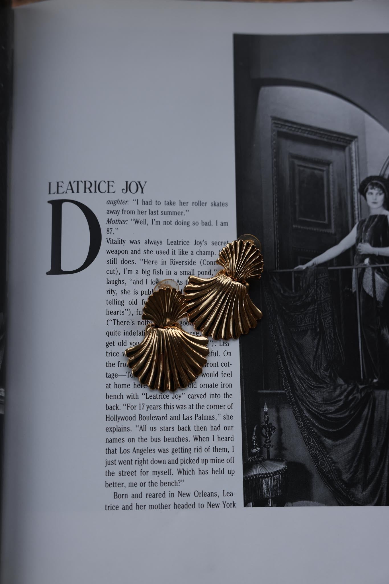 Golden Shell Cascade Earrings|Vintage Baazaar 