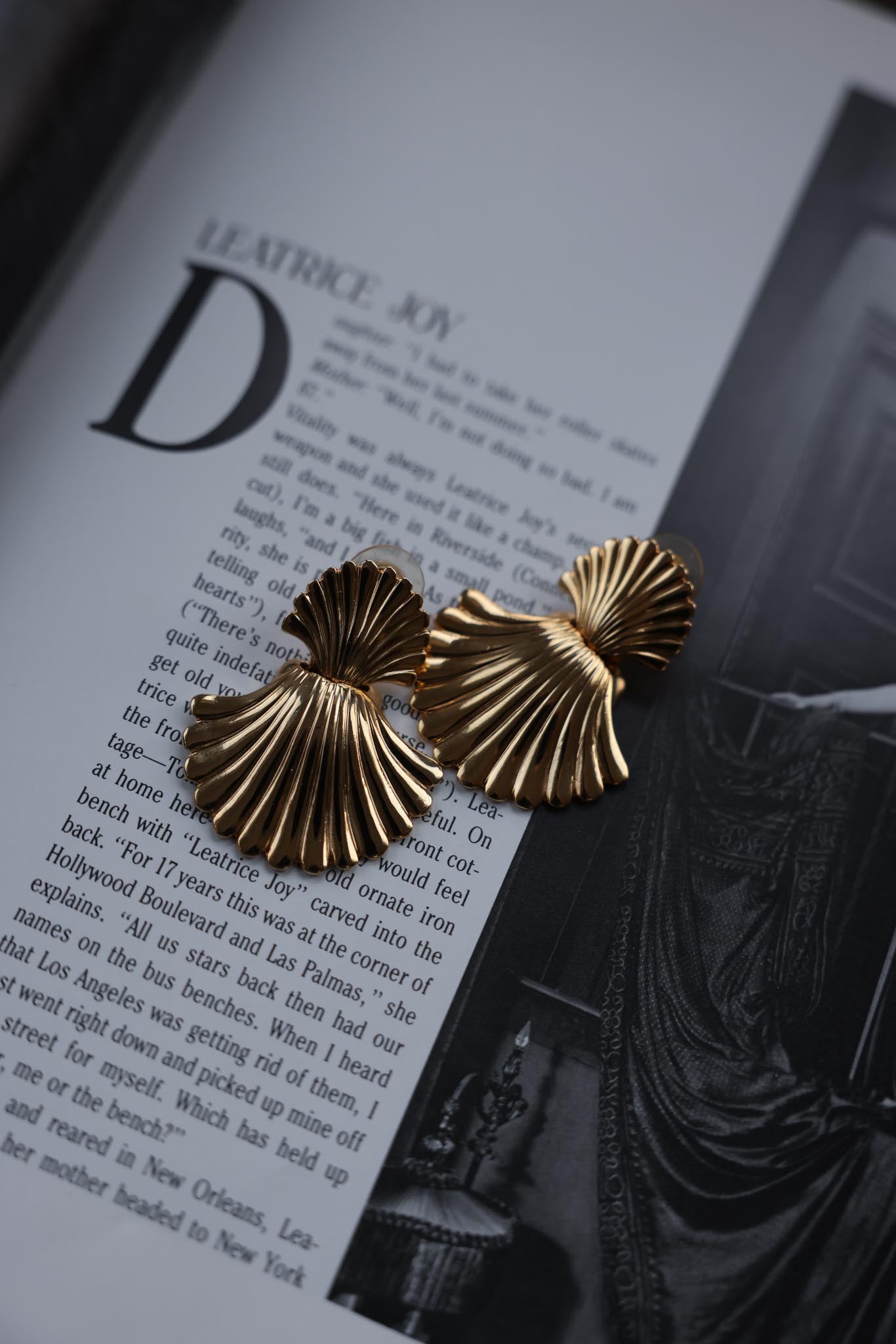 Golden Shell Cascade Earrings|Vintage Baazaar 