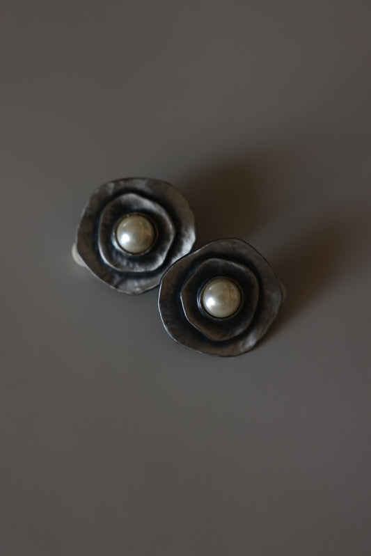 Silvertone Faux Pearl Flower Clip-On Earrings|Vintage Baazaar 
