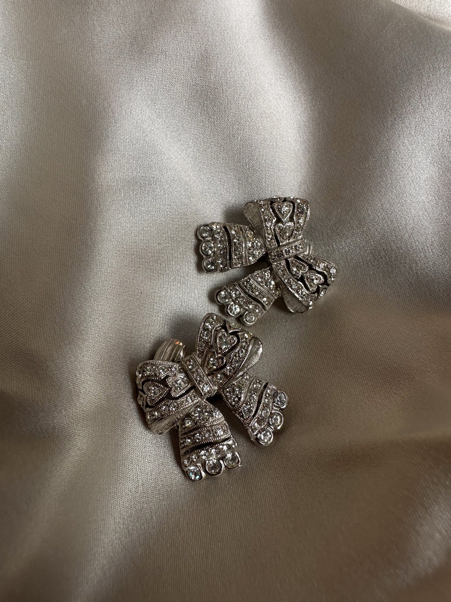 Rhinestones Bow Earrings|Vintage Baazaar 