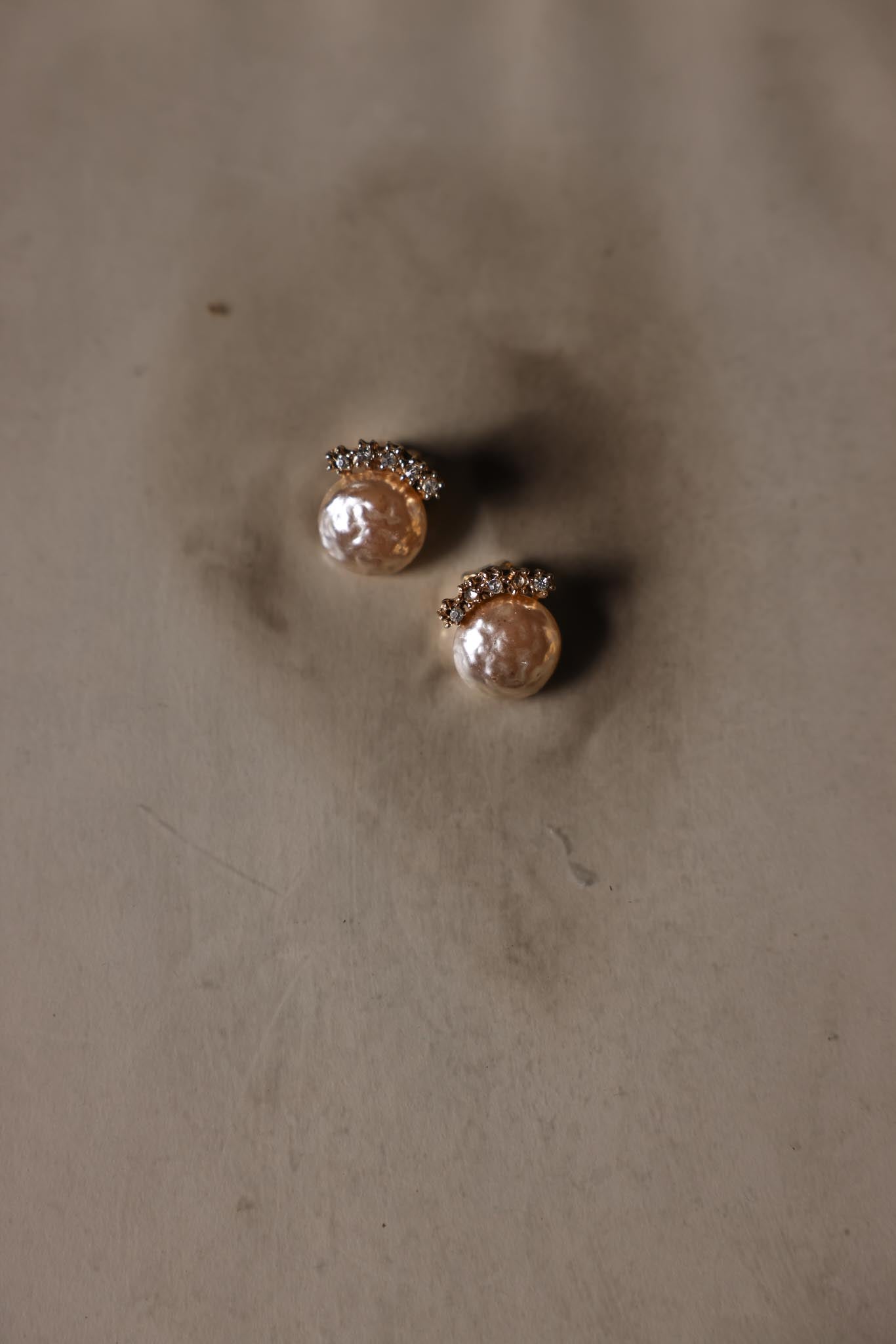 Pearl Radiance Clip-On Earrings|Vintage Baazaar 