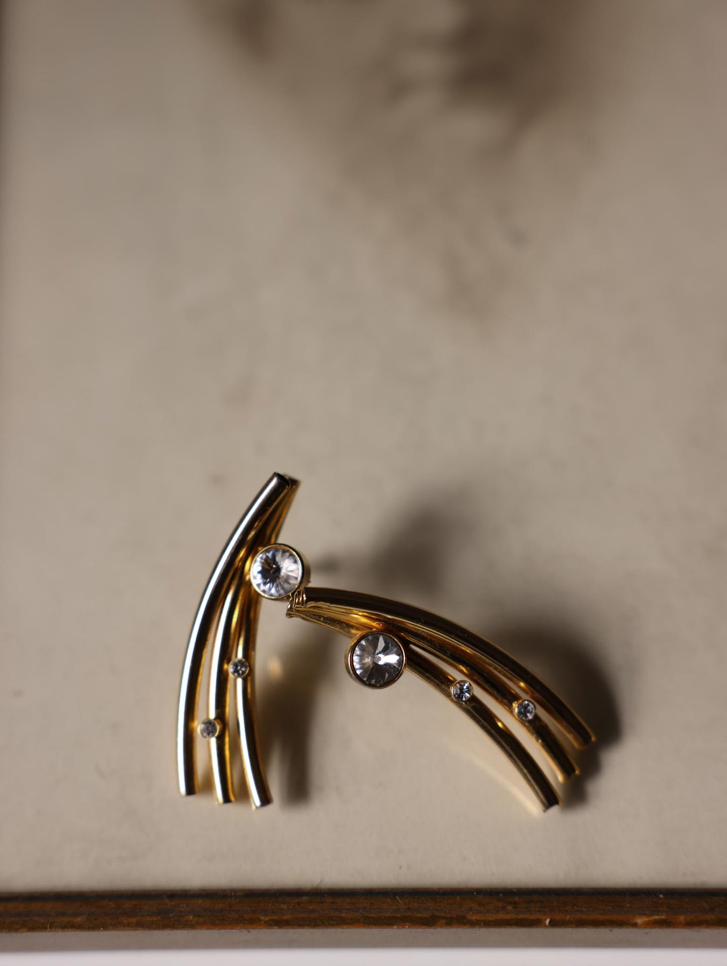 Rhinestone Curve Pierced Earrings|Vintage Baazaar 