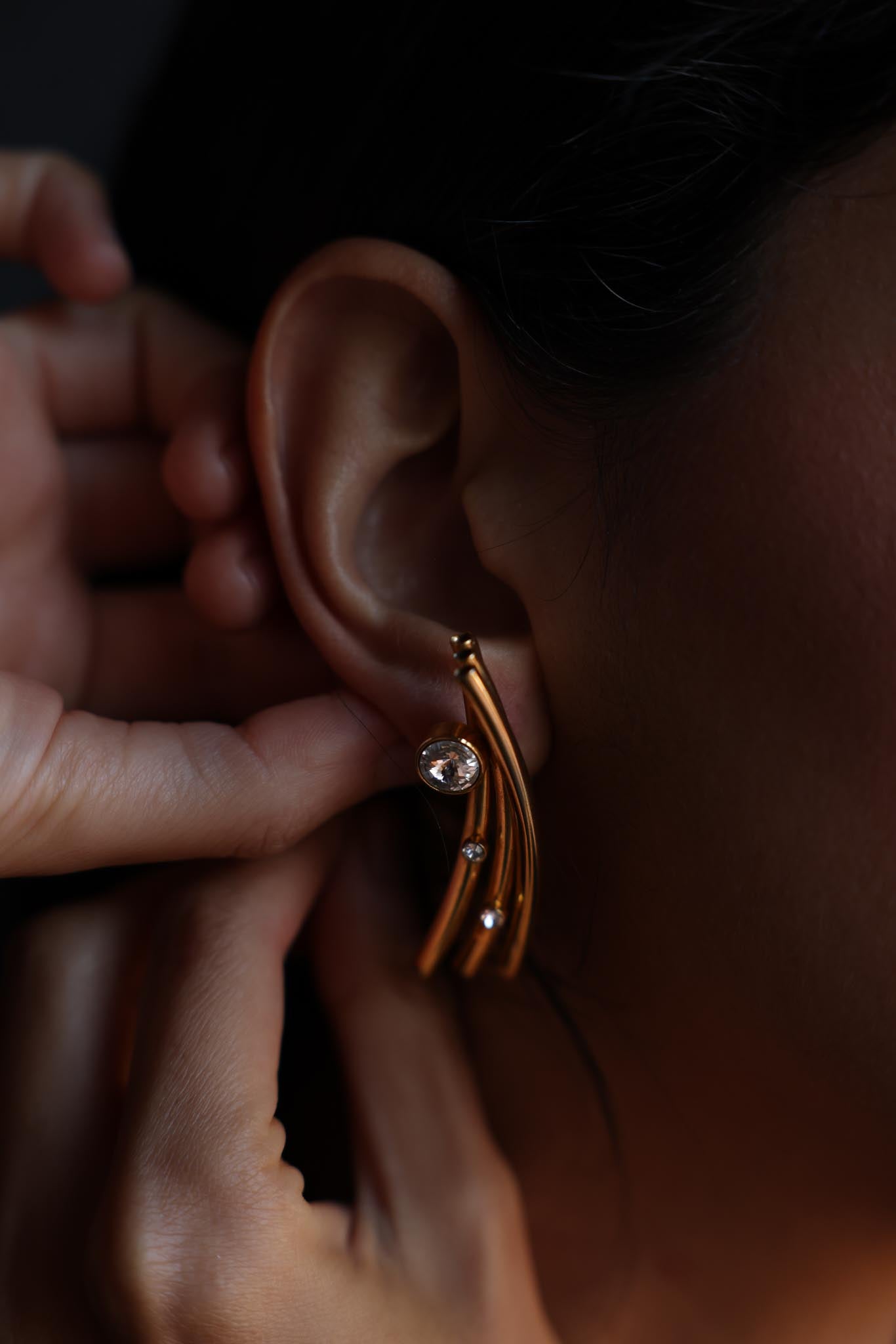Rhinestone Curve Pierced Earrings|Vintage Baazaar 