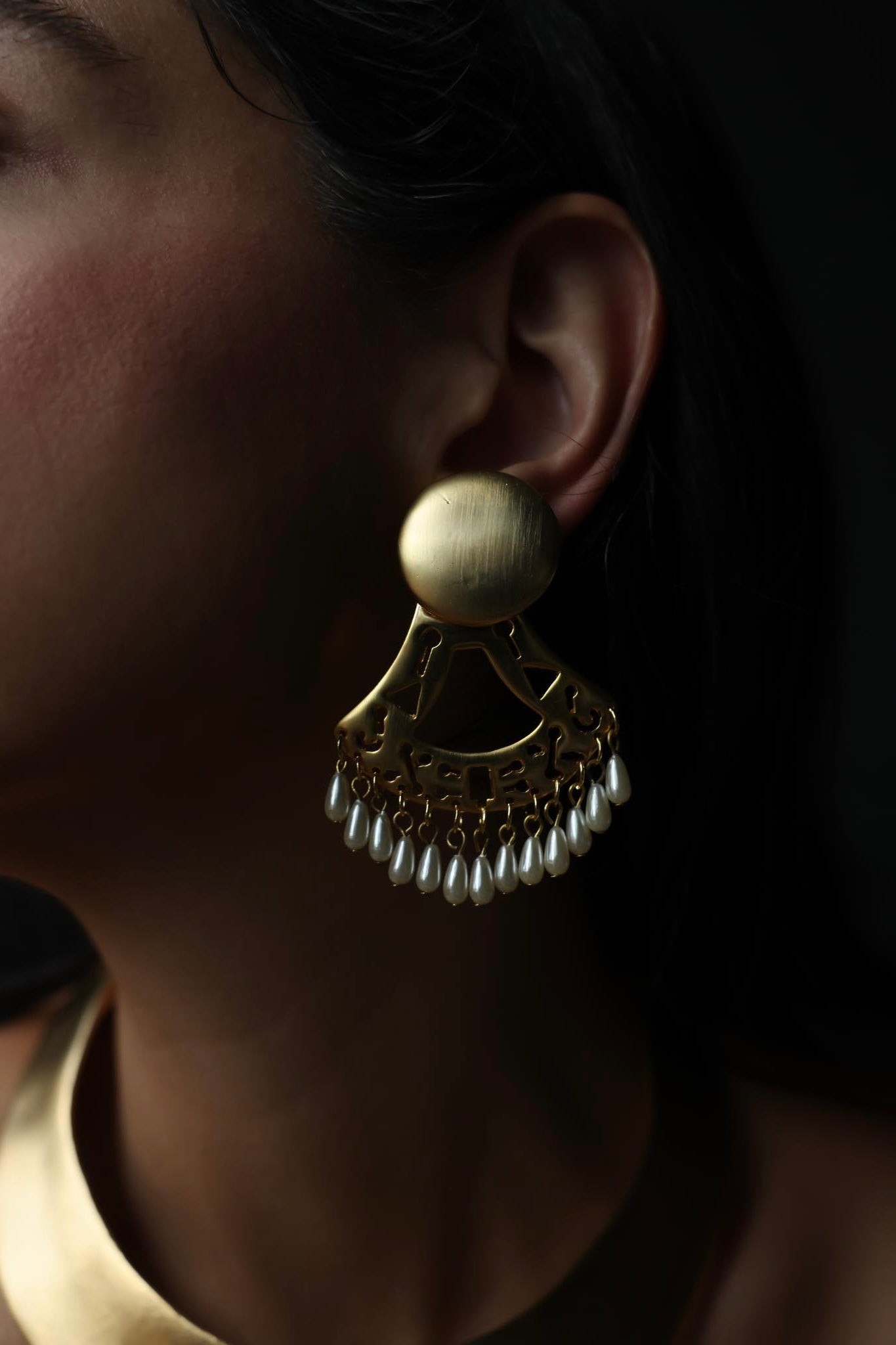 Matte Gold Fringe Faux Pearl Clip-On Earrings|Vintage Baazaar 