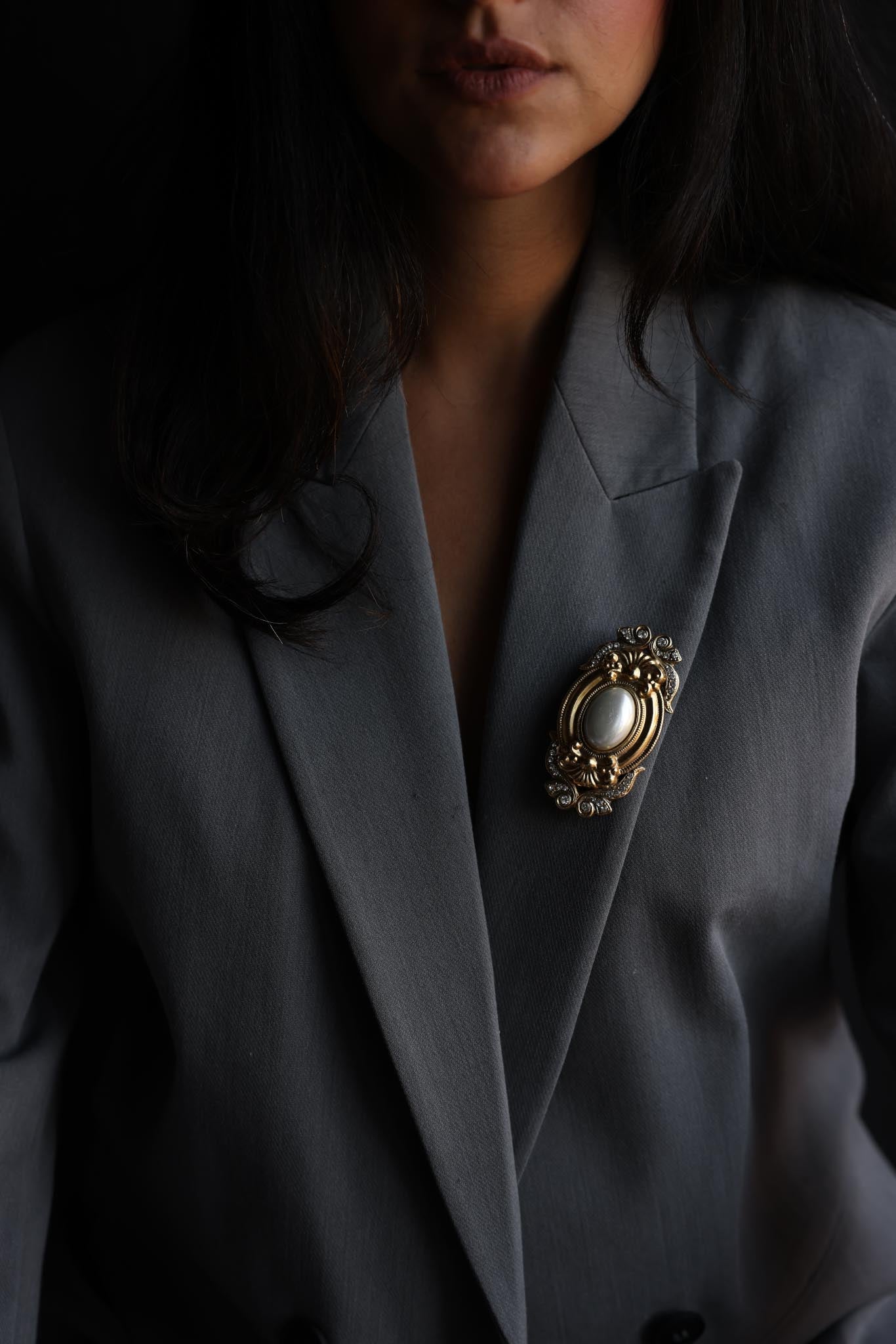 Gold-Toned Faux Pearl Brooch with Rhinestones|Vintage Baazaar 