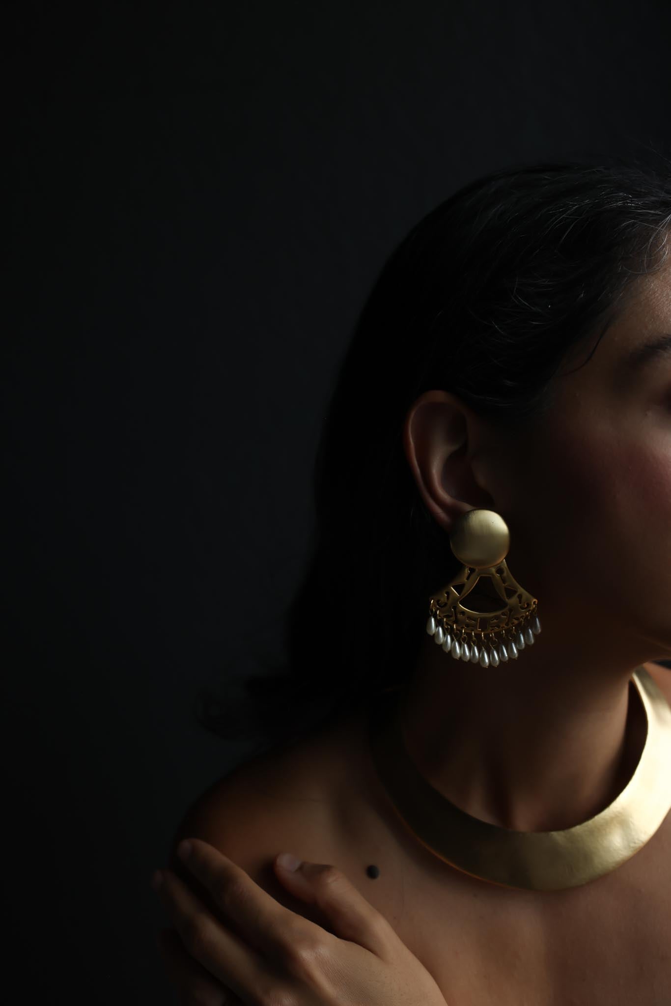 Matte Gold Fringe Faux Pearl Clip-On Earrings|Vintage Baazaar 