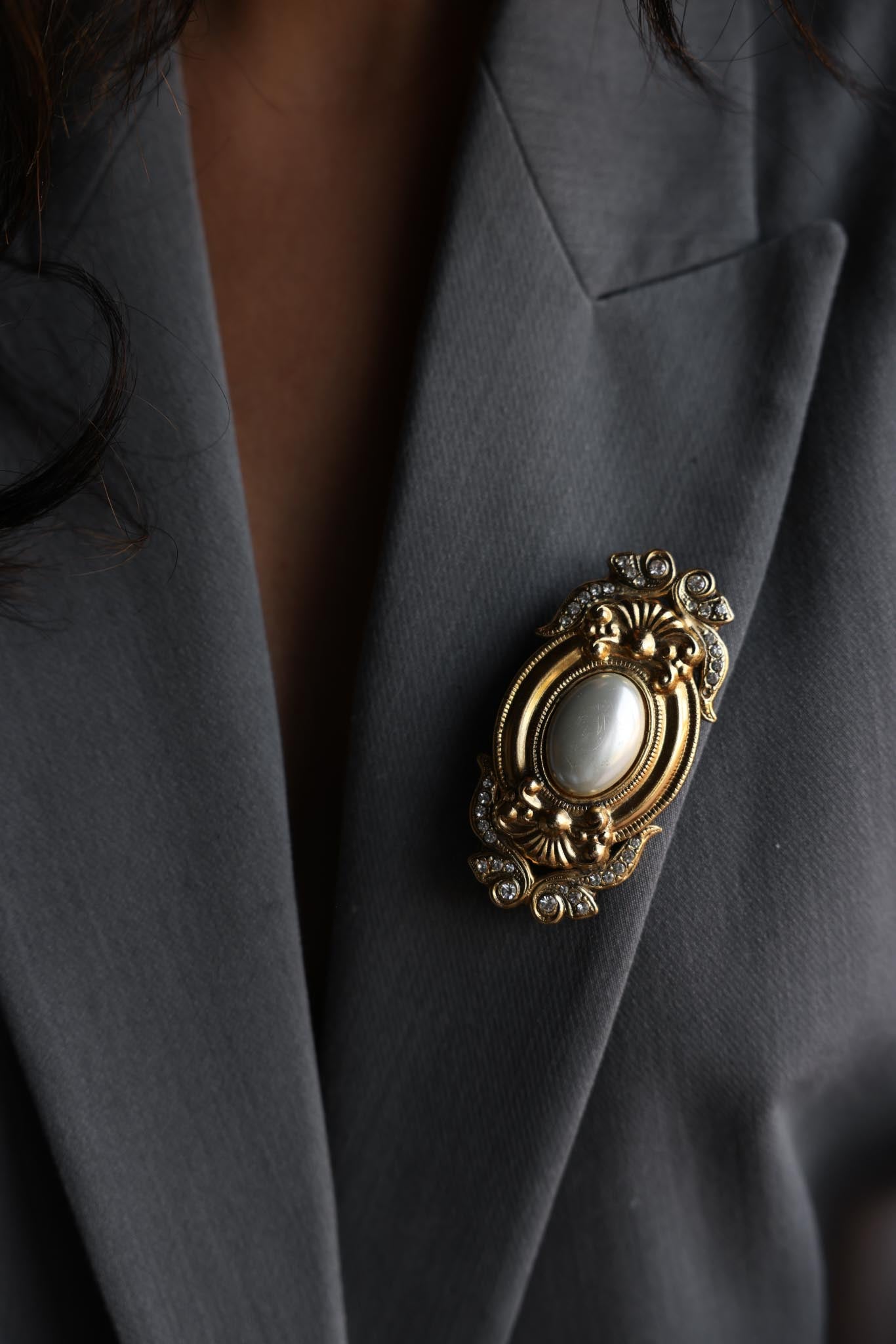 Gold-Toned Faux Pearl Brooch with Rhinestones|Vintage Baazaar 