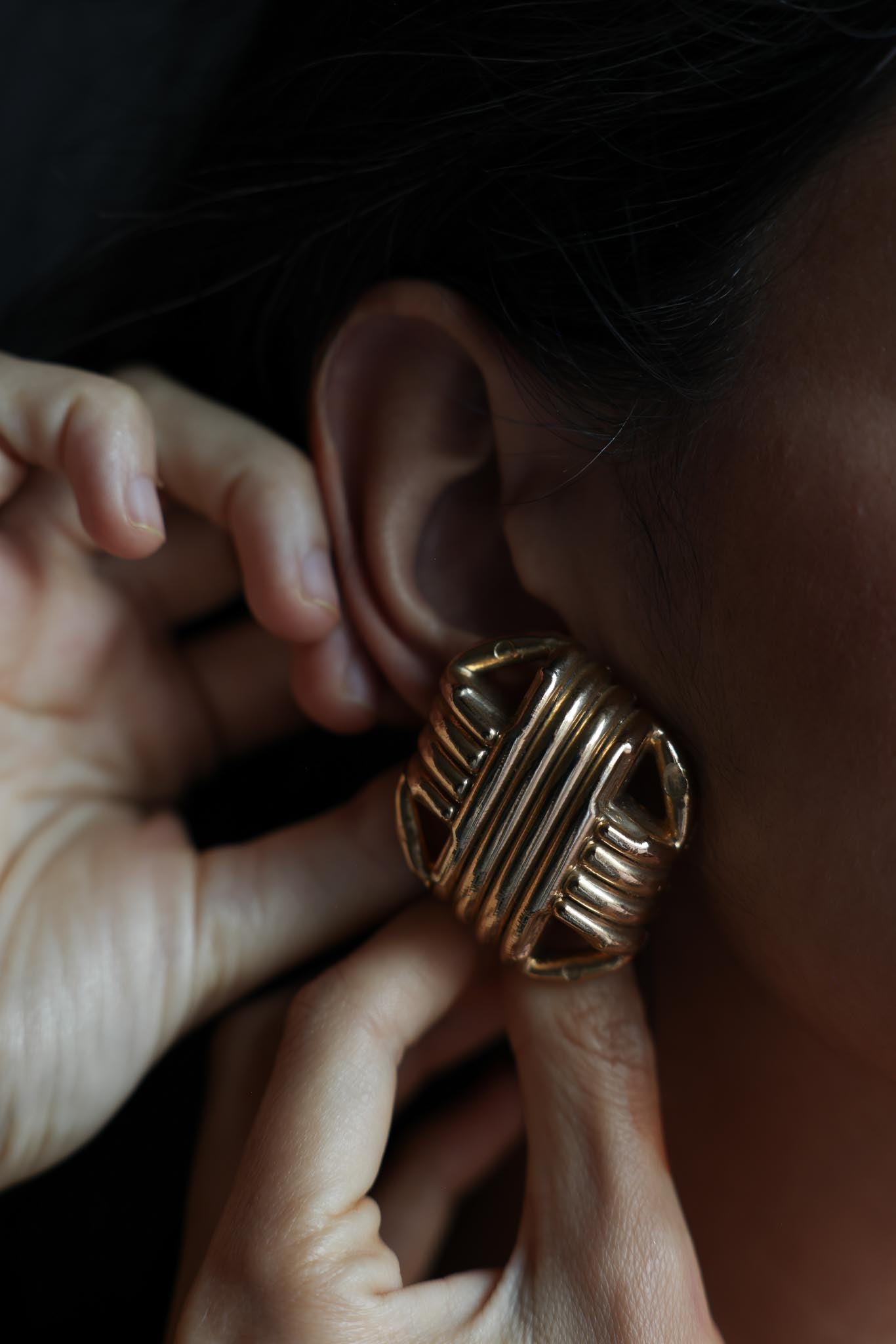 Ribbed Dome Pierced Earrings
