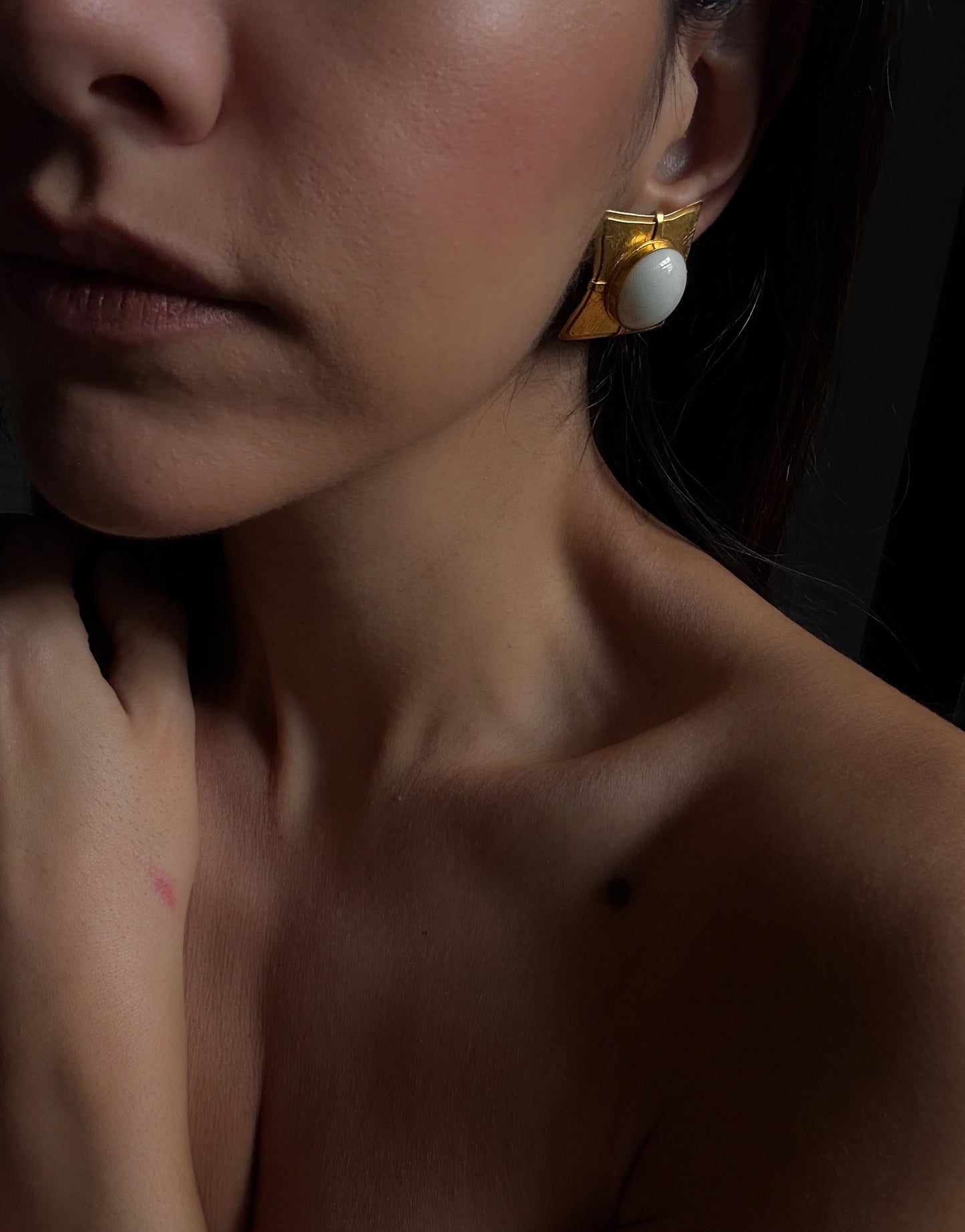 Golden Geo Pearl Clip-On Earrings|Vintage Baazaar 