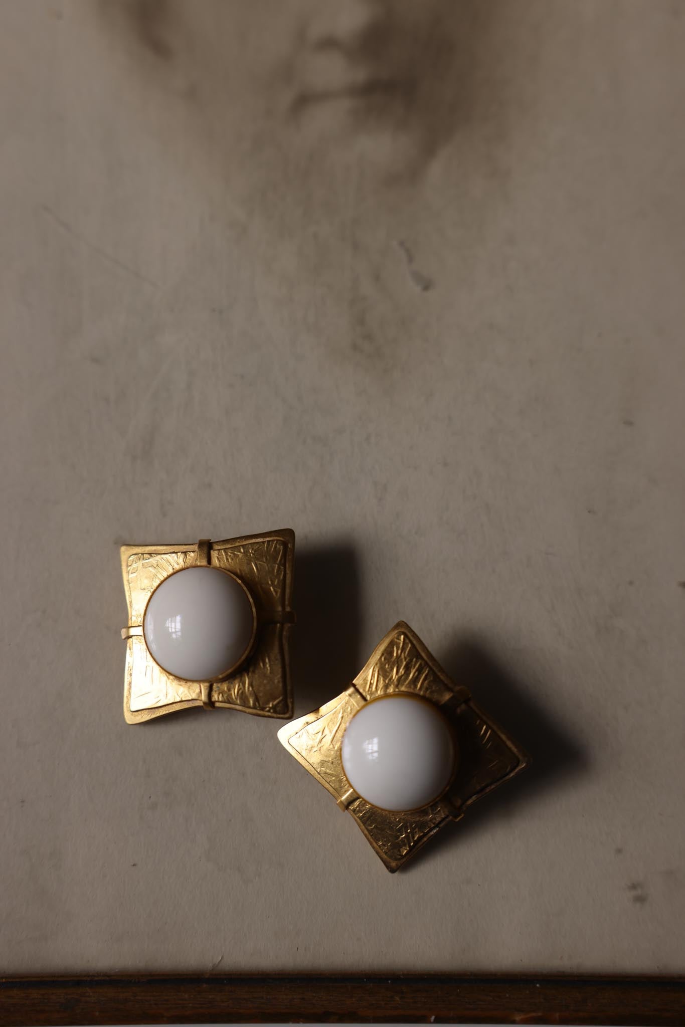 Golden Geo Pearl Clip-On Earrings|Vintage Baazaar 