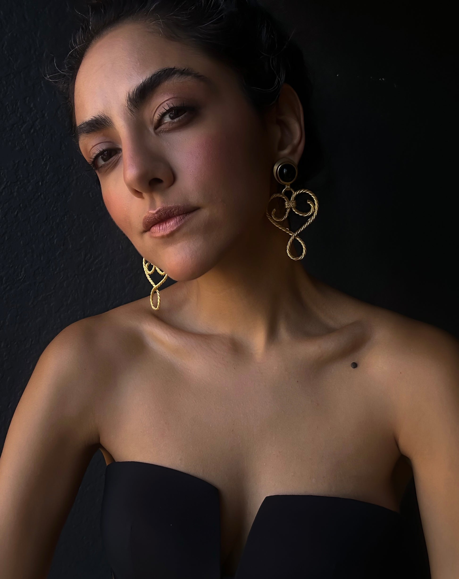 Gold Tone Twist Wrapped Black Stone Drop Dangle|Vintage Baazaar 