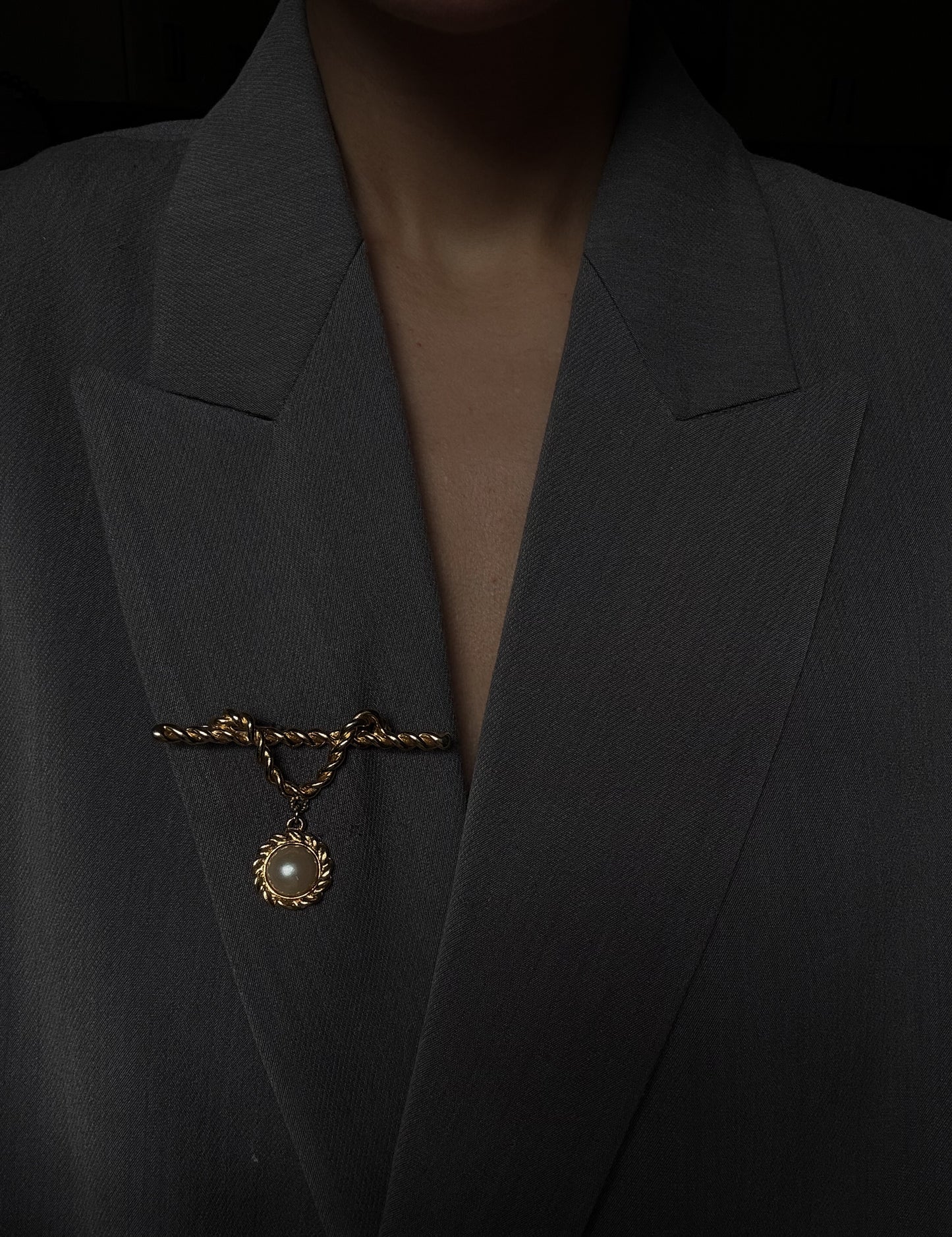 Twisted Pearl Charm Brooch|Vintage Baazaar 