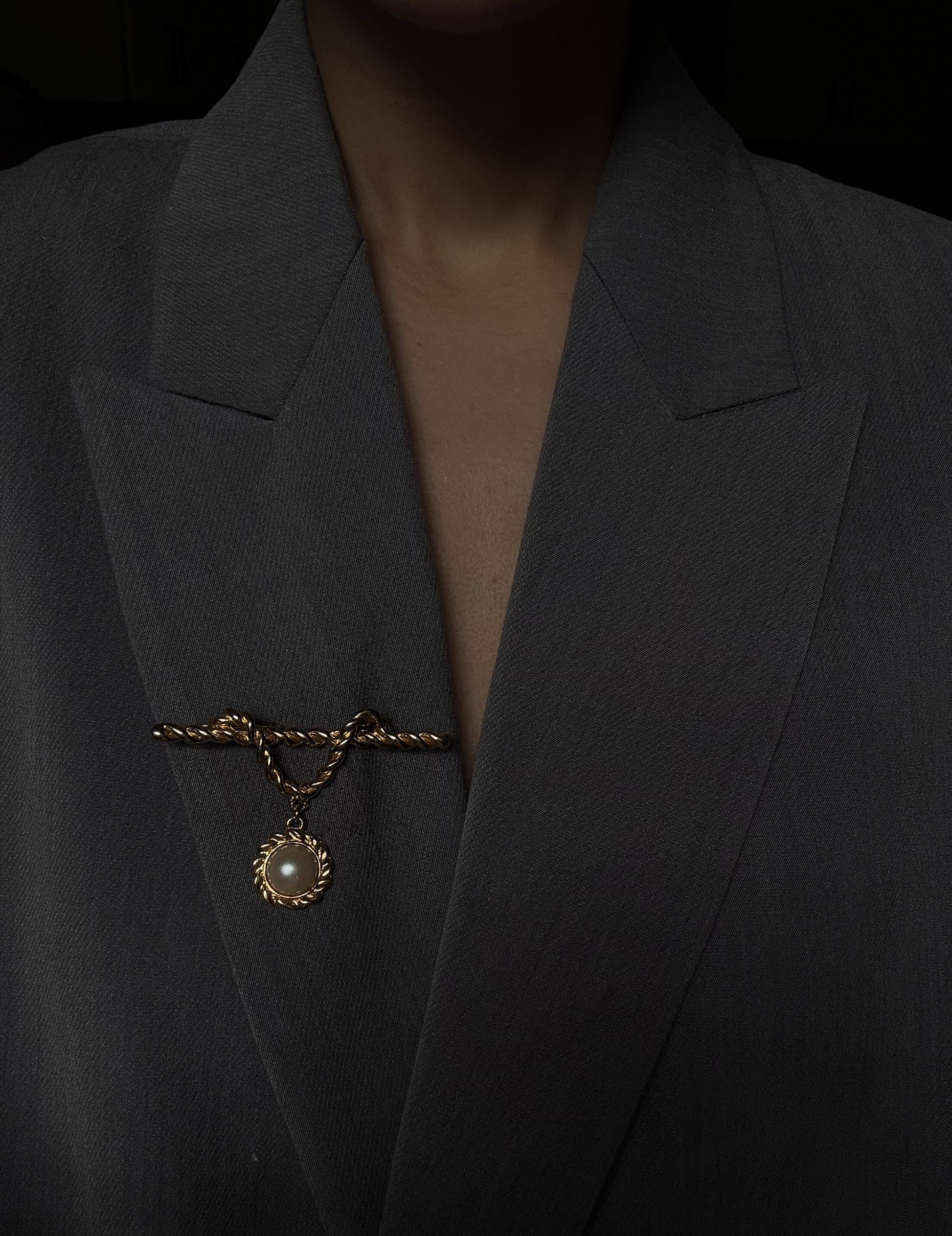 Twisted Pearl Charm Brooch|Vintage Baazaar 