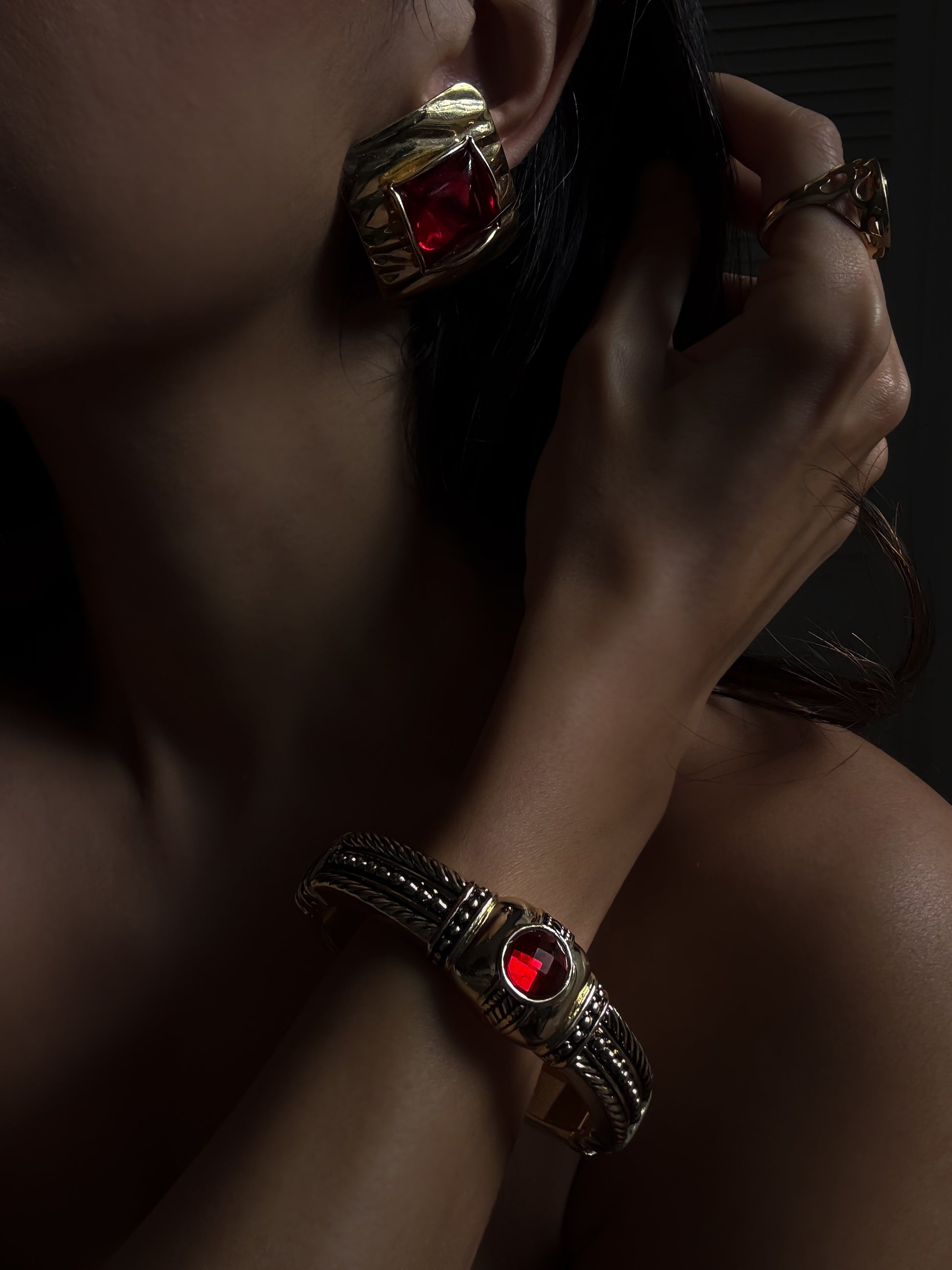 Red Radiance Earrings and Bracelet Set|Vintage Baazaar 