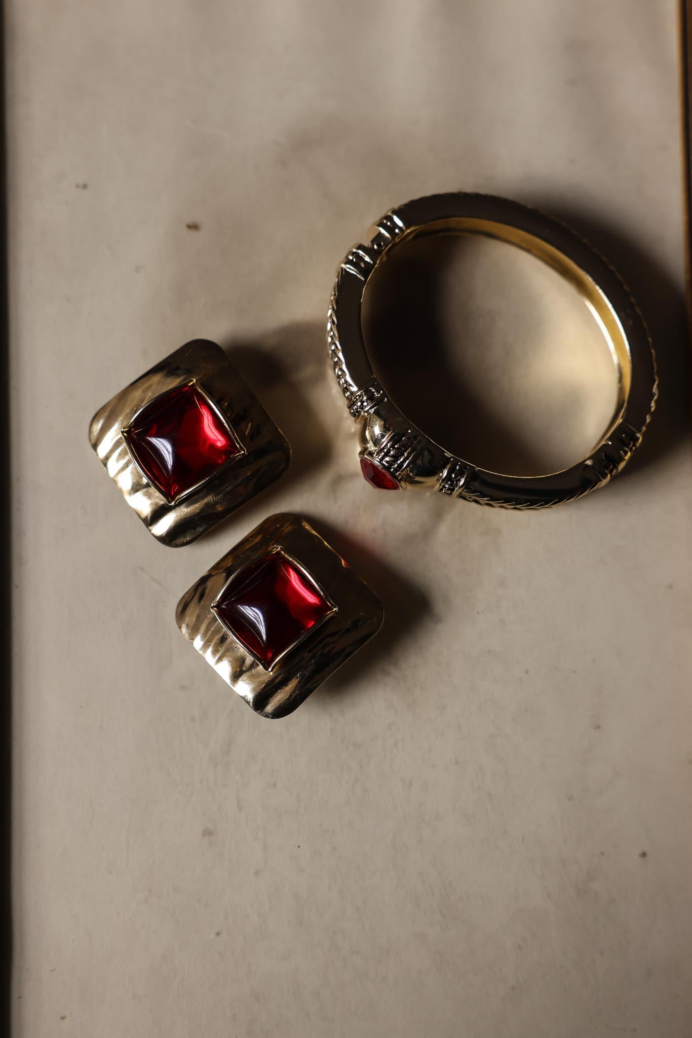 Red Radiance Earrings and Bracelet Set|Vintage Baazaar 