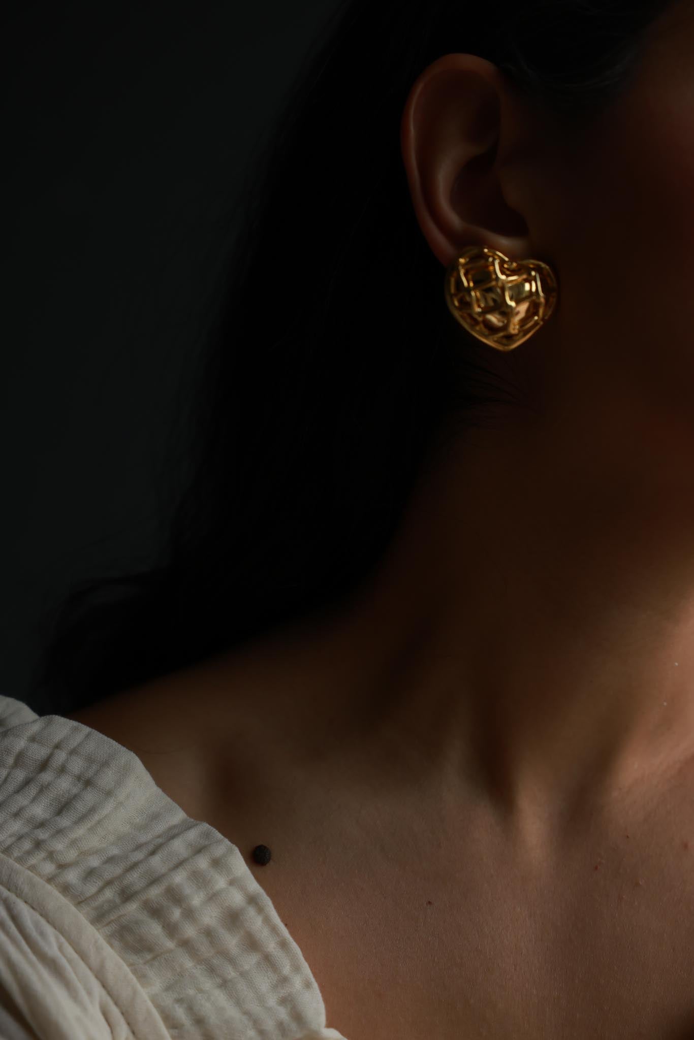 Gold-Tone Heart Clip-On Earrings|Vintage Baazaar 
