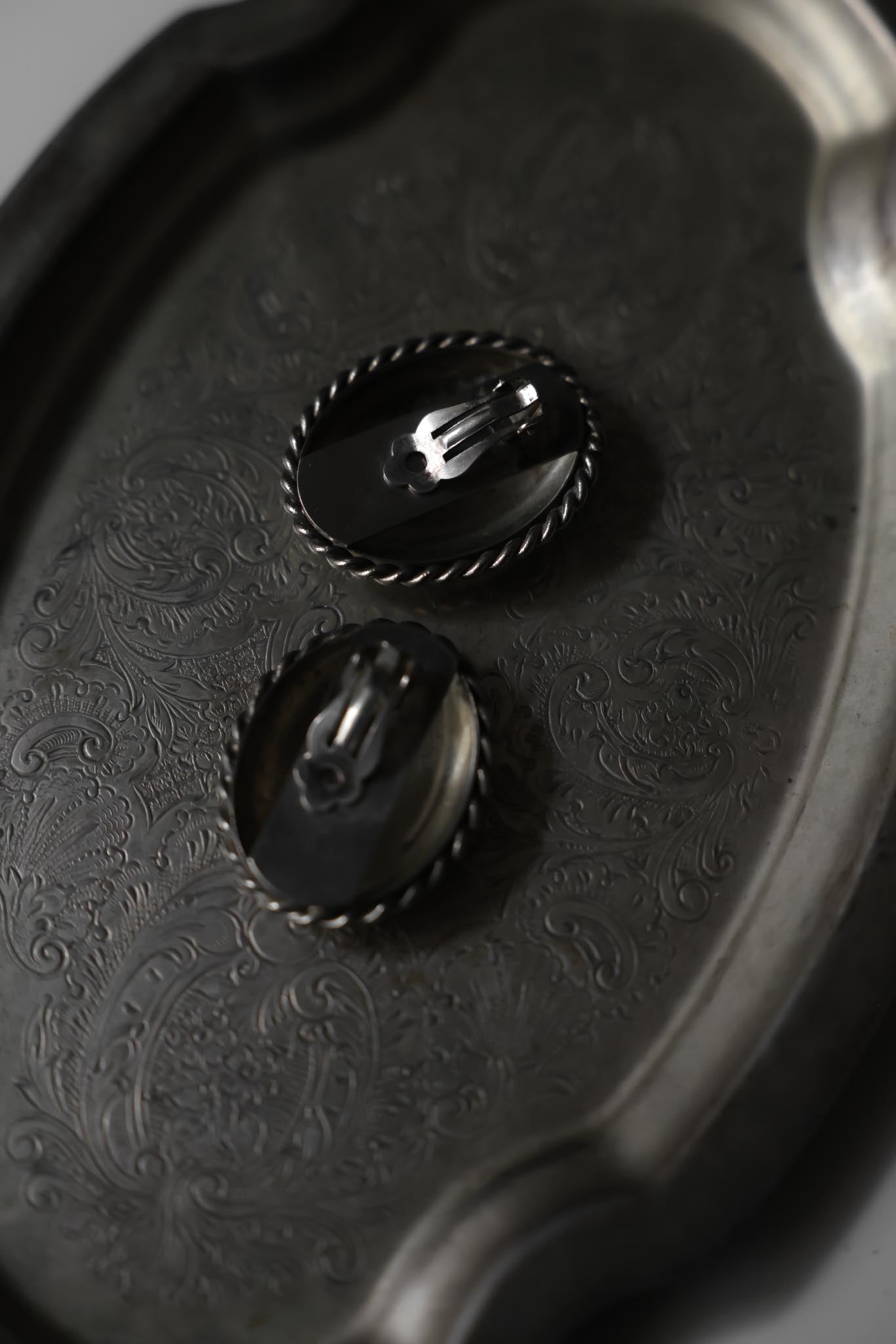 Oval Silver Plated Clip-On Earrings|Vintage Baazaar 