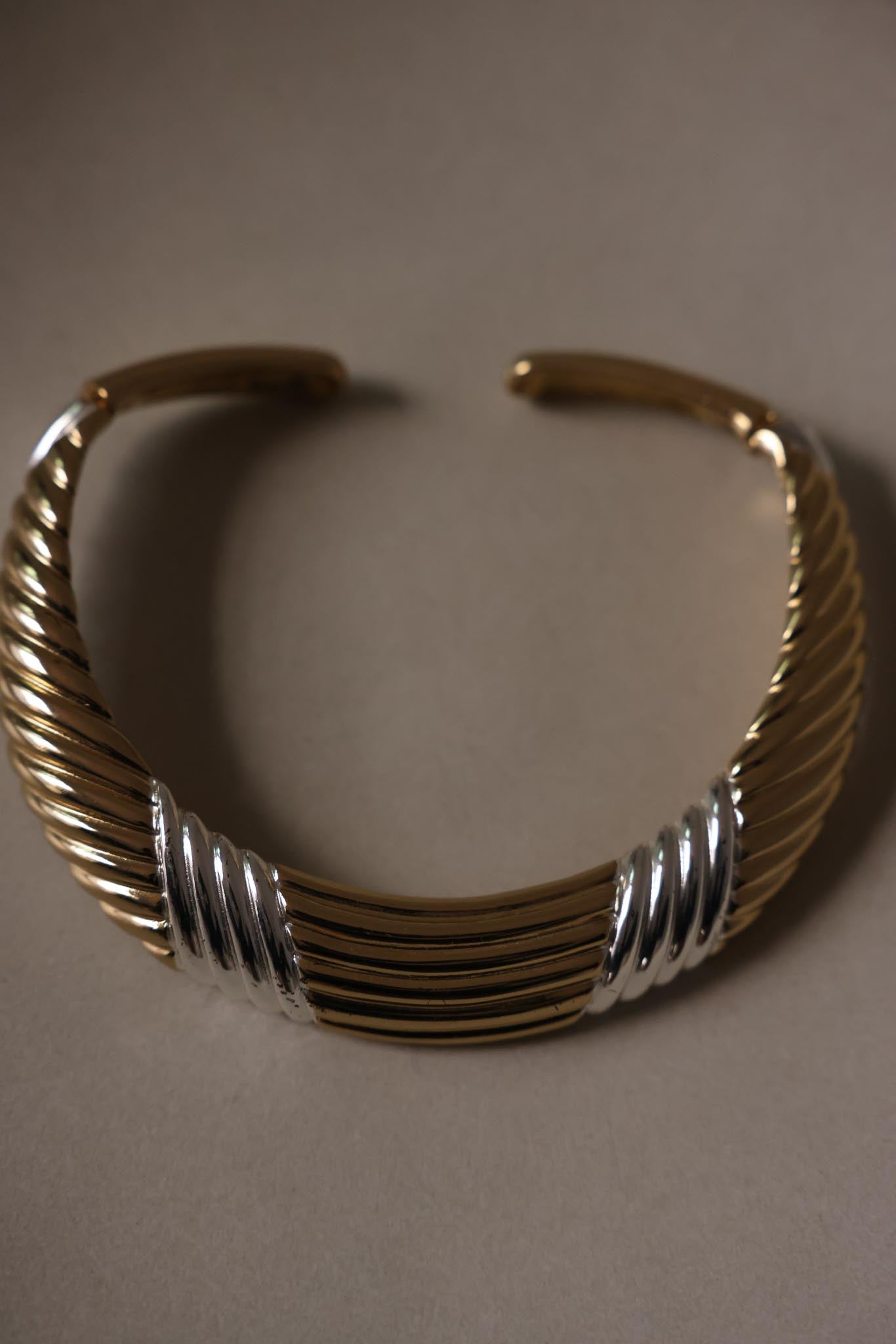 Two-Tone Hinged Collar Necklace – Signed E Pearl