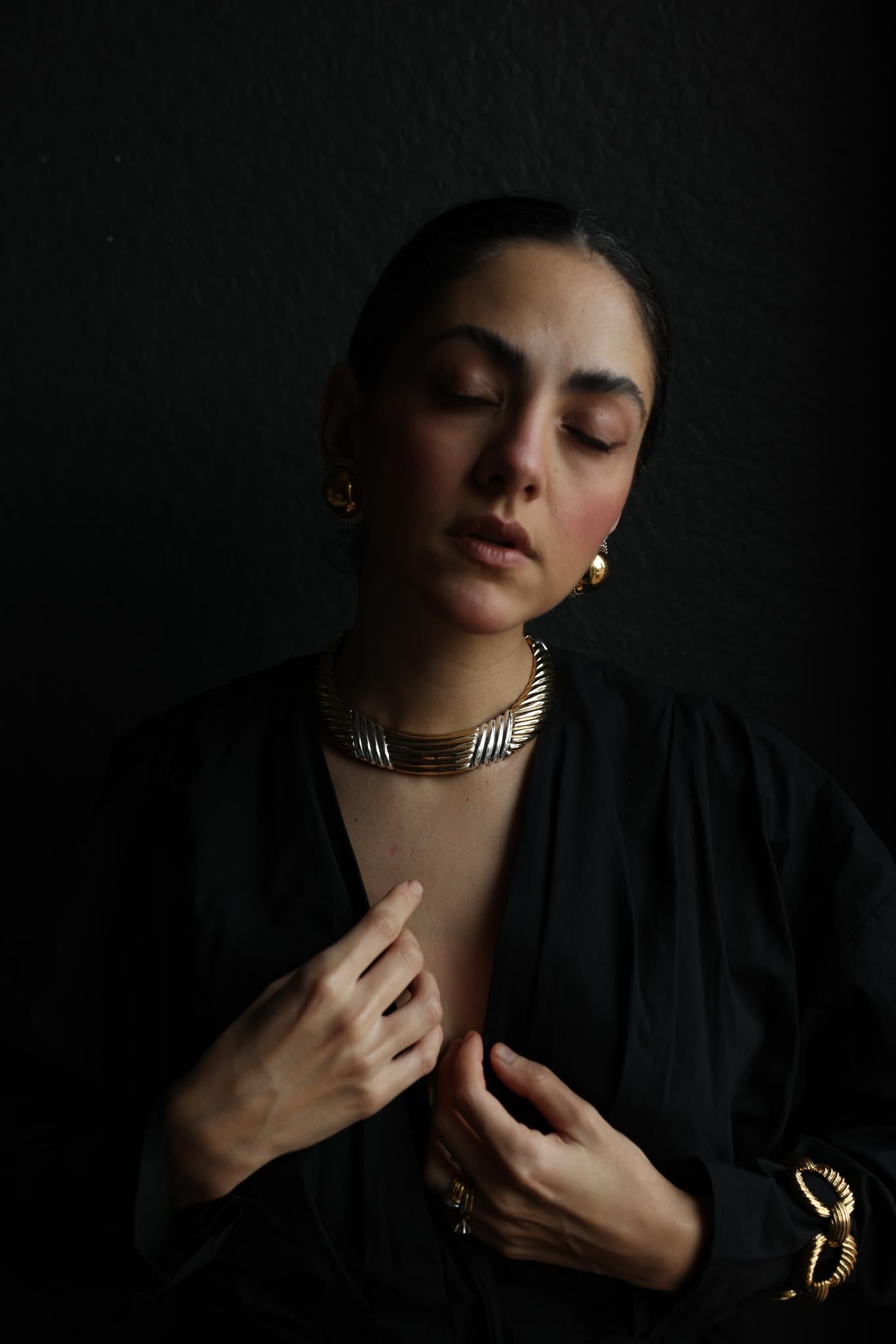 Two-Tone Hinged Collar Necklace – Signed E Pearl