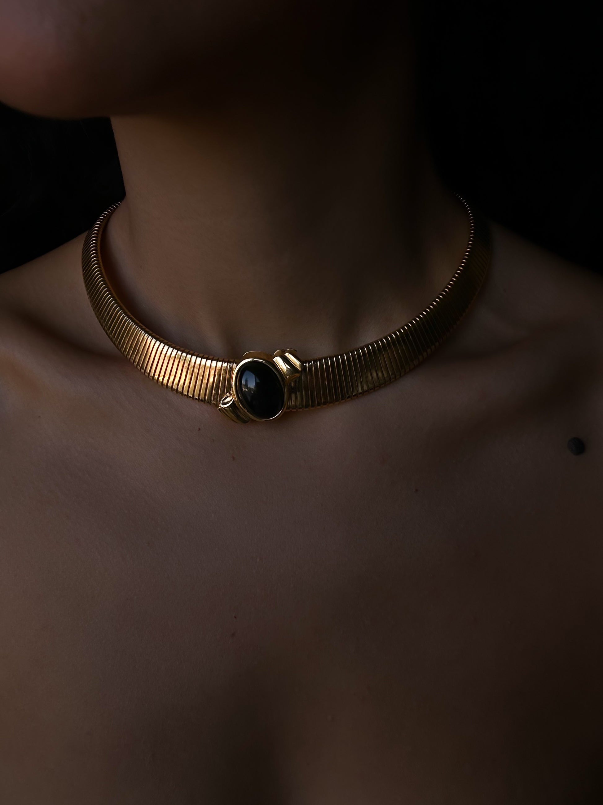 Monet Gold Tone Collar Necklace with black Gem|Vintage Baazaar 