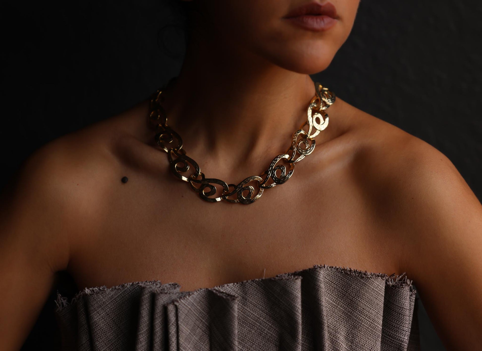 Vintage Swirl-Link Gold-Tone Necklace|Vintage Baazaar 