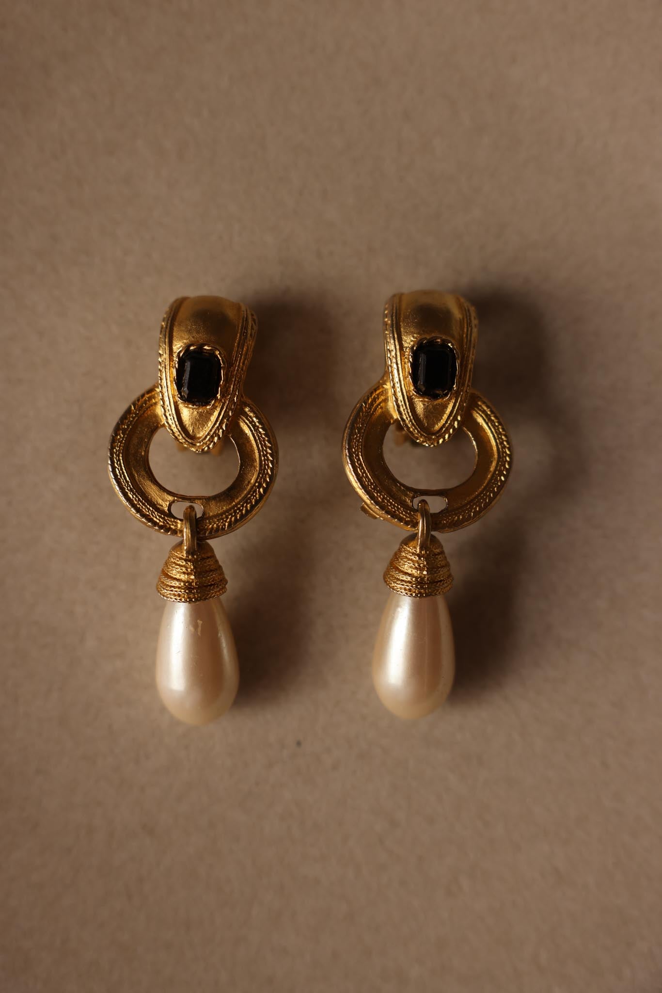 Pearl Drop Clip-On Earrings with Black Accent (1980s)|Vintage Baazaar 