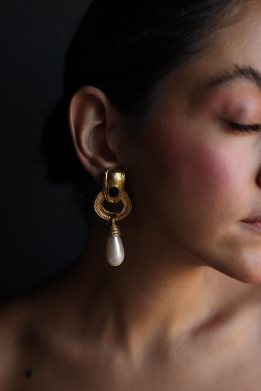 Pearl Drop Clip-On Earrings with Black Accent (1980s)|Vintage Baazaar 