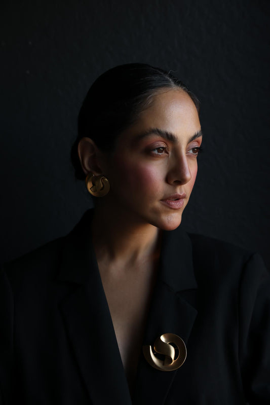 Sculptural Matte Gold Brooch and Clip-On Earrings Set|Vintage Baazaar 