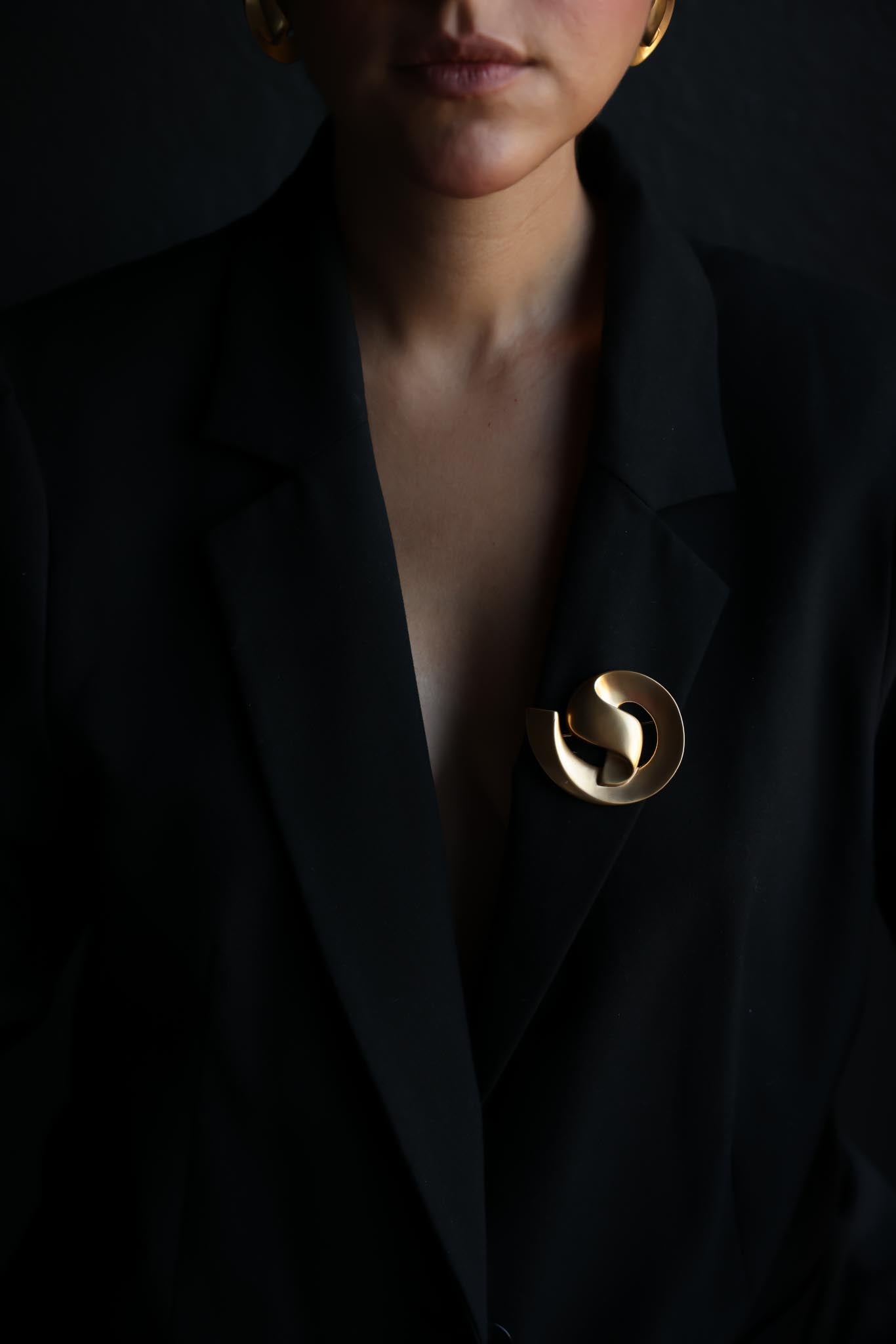 Sculptural Matte Gold Brooch and Clip-On Earrings Set|Vintage Baazaar 
