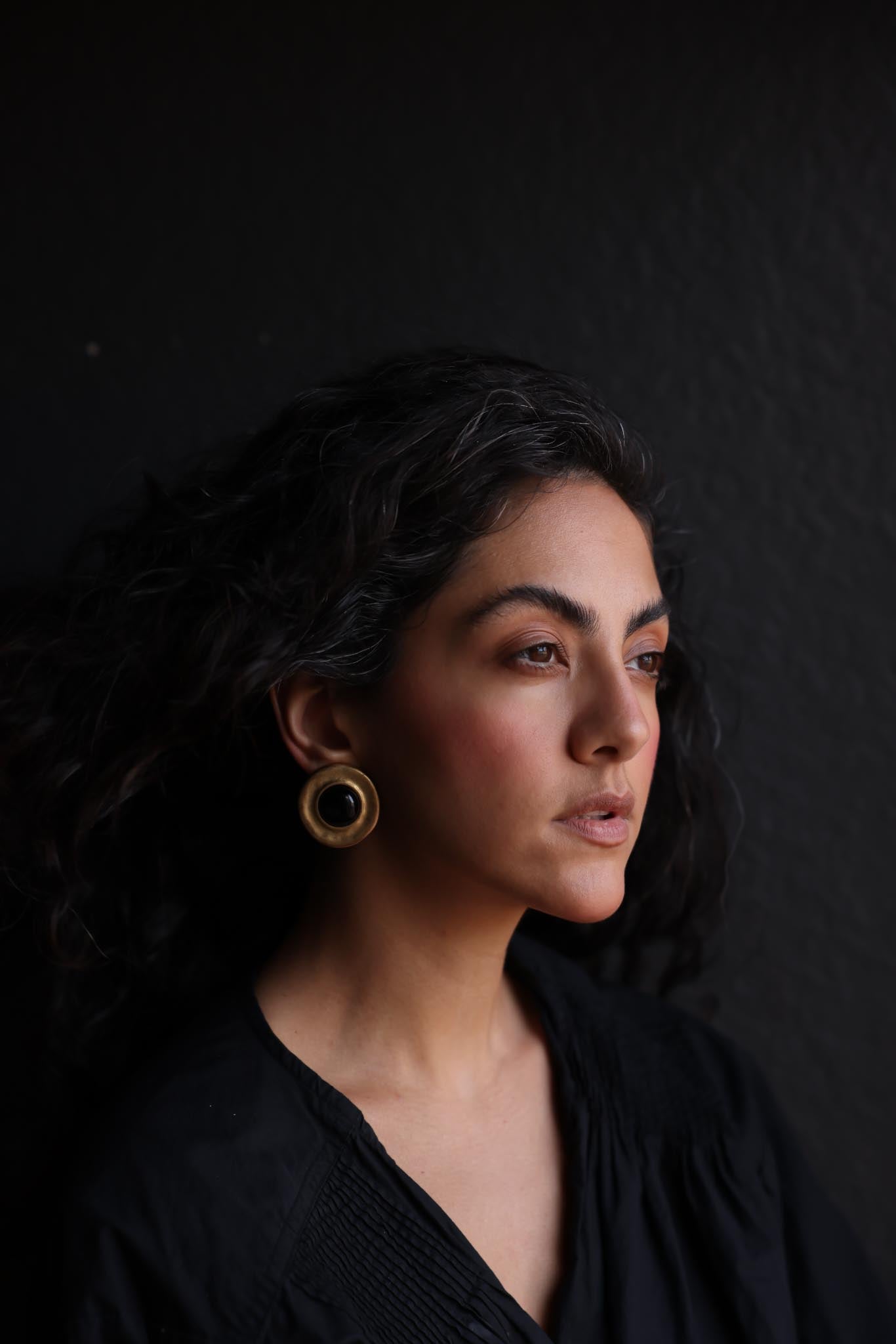 Erwin Pearl Matte Gold Clip-On Earrings with Black Center|Vintage Baazaar 