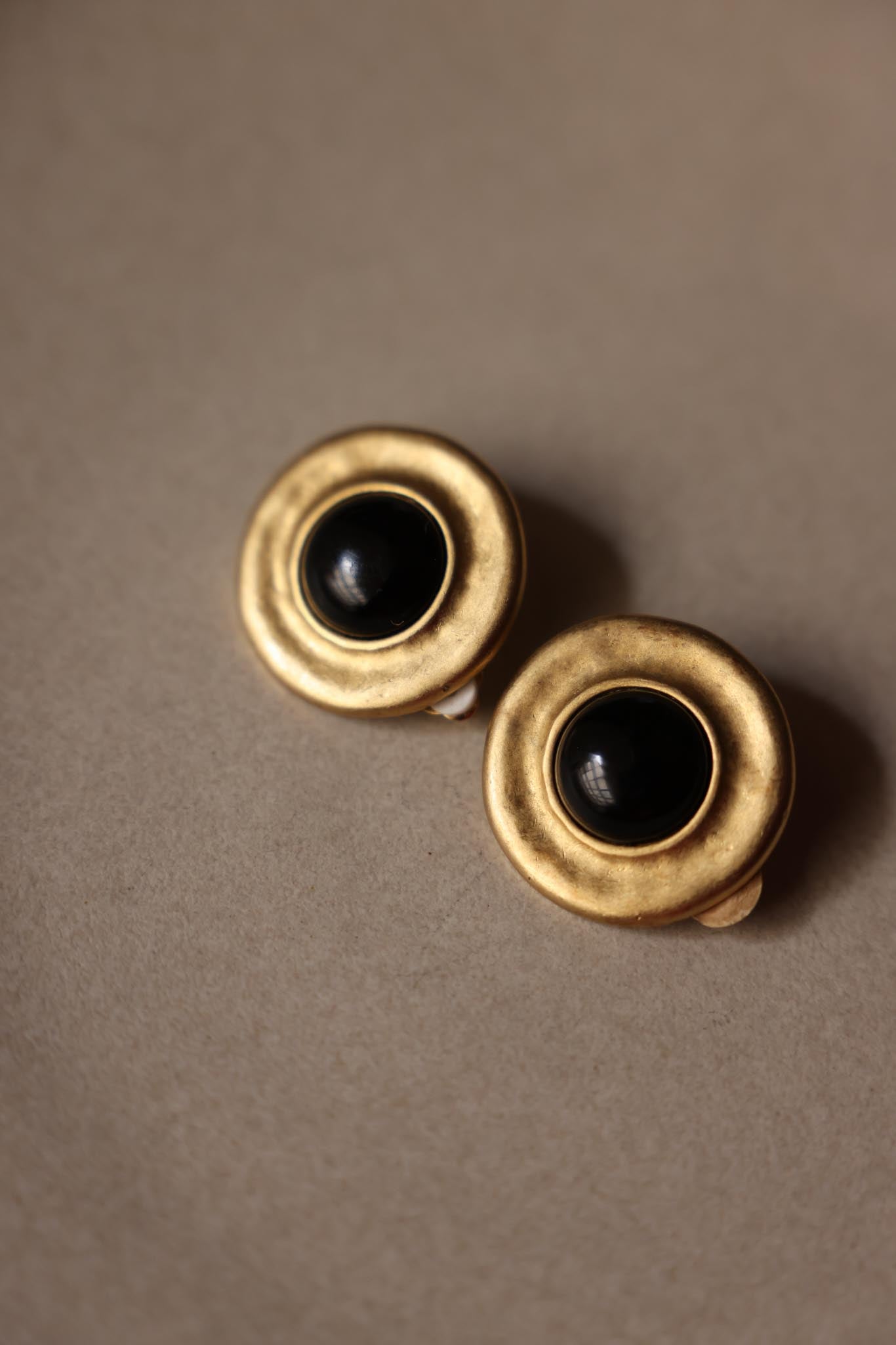 Erwin Pearl Matte Gold Clip-On Earrings with Black Center|Vintage Baazaar 