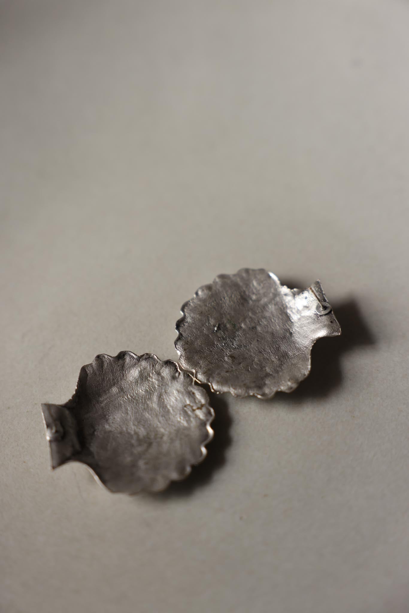 Silver Scallop Shell Earrings|Vintage Baazaar 