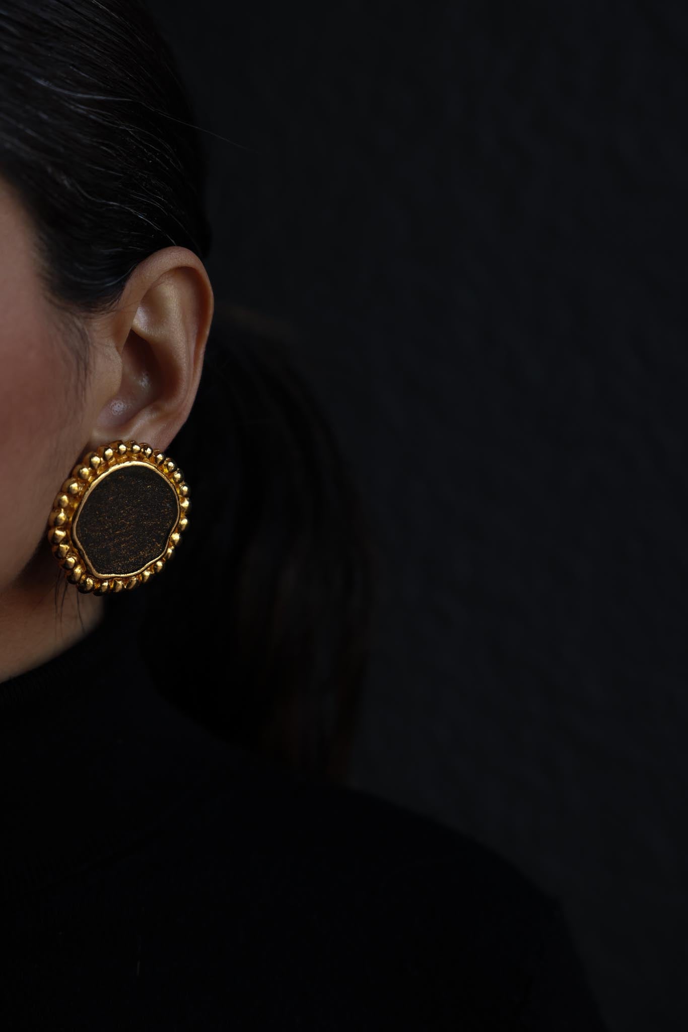 Bold Vintage Gold-Toned Clip-On Earrings|Vintage Baazaar 