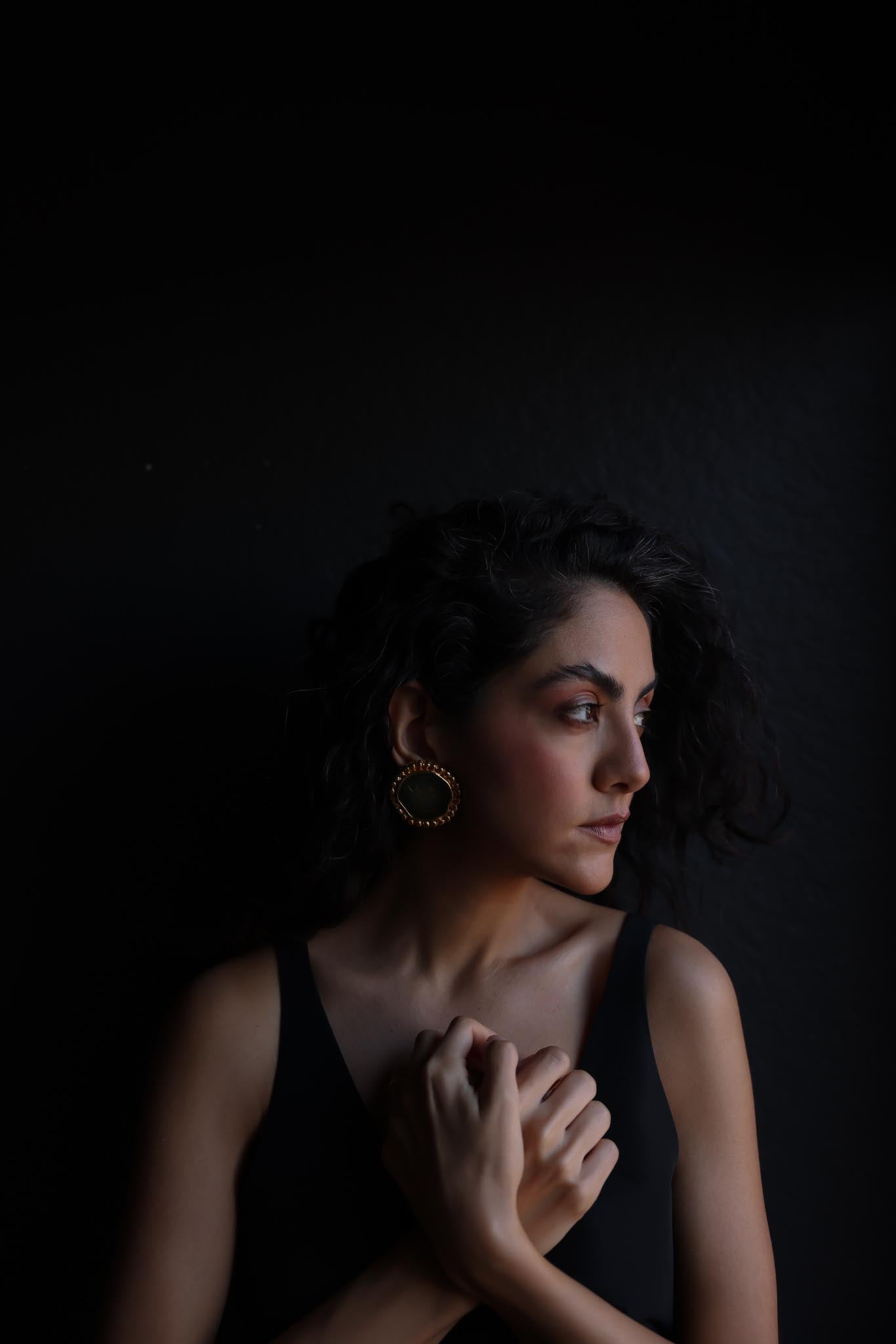 Bold Vintage Gold-Toned Clip-On Earrings|Vintage Baazaar 