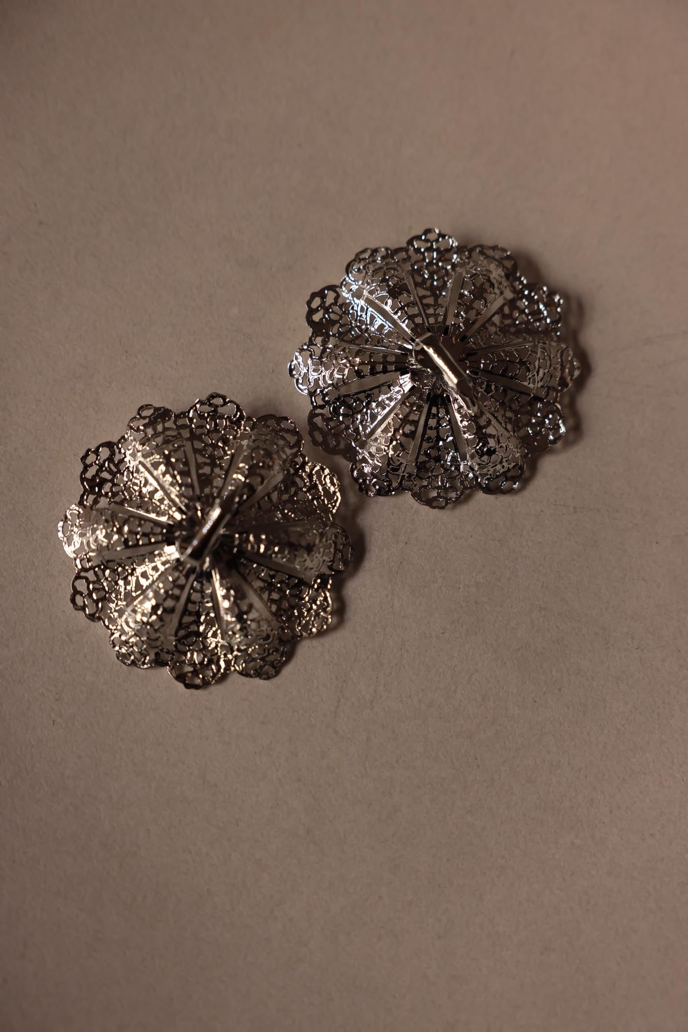 Sarah Cov Silver Filigree Flower Clip-On Earrings