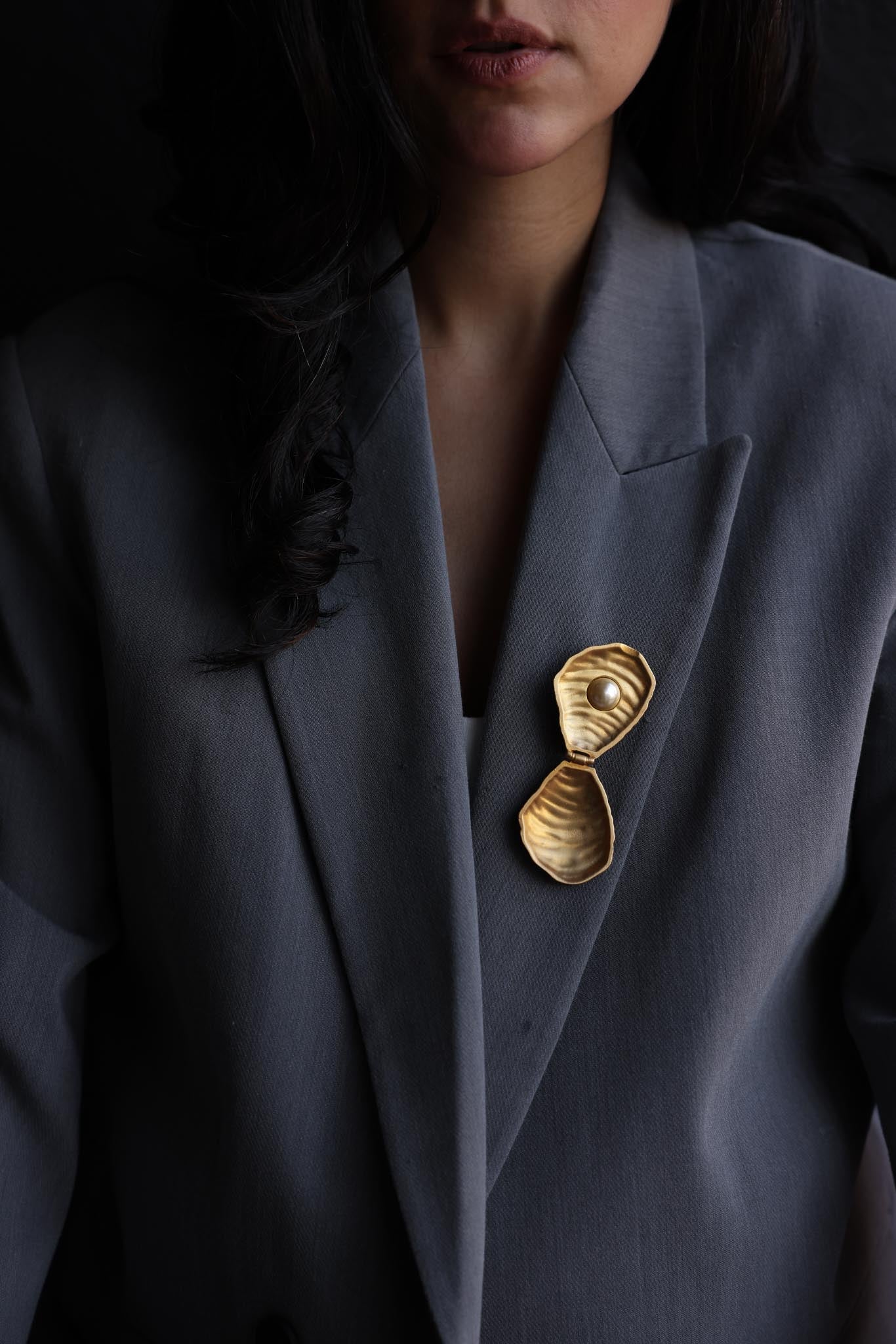 JJ Matte Gold Shell Brooch with Faux Pearl