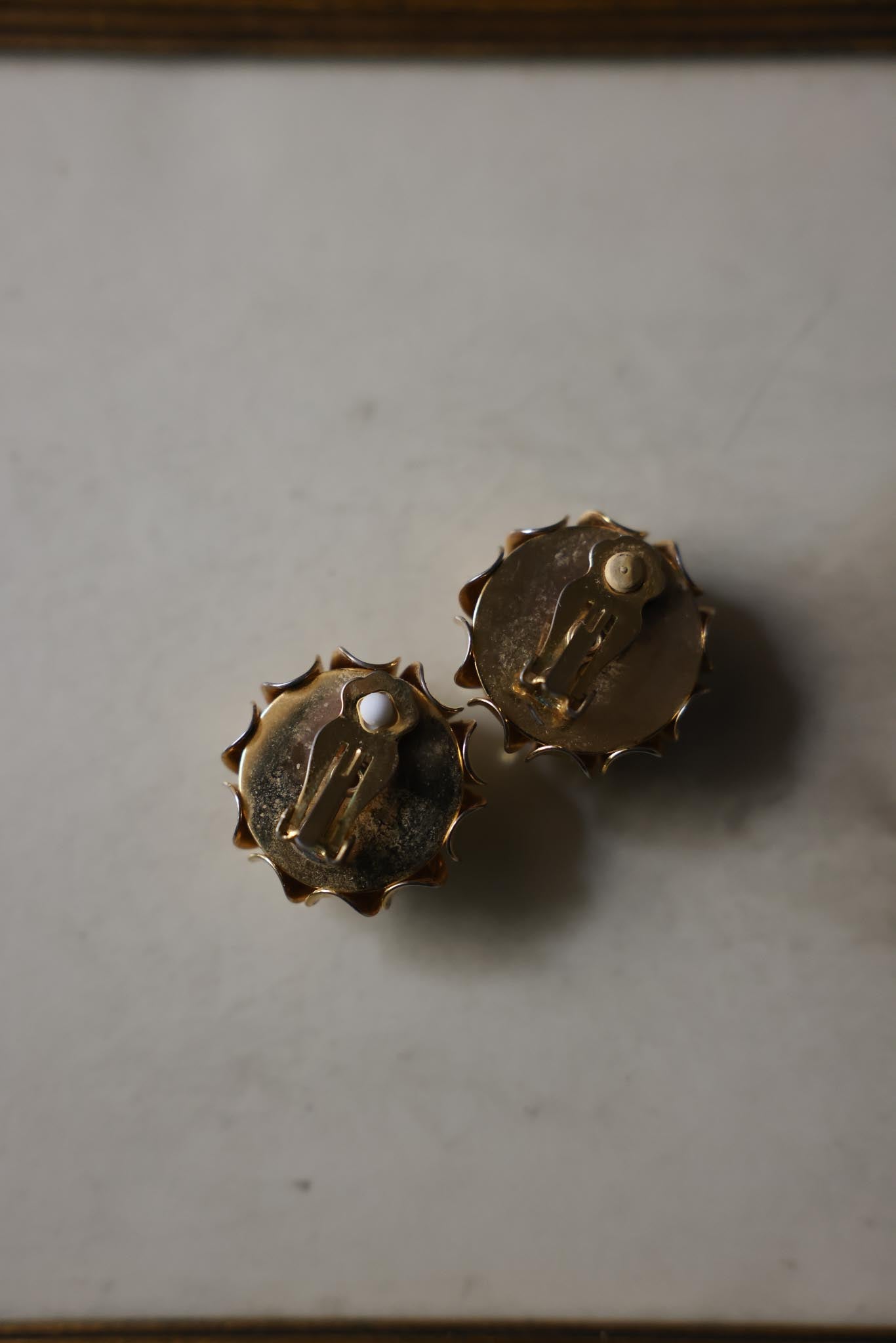 Golden Glow Vintage Clip-On Earrings|Vintage Baazaar 