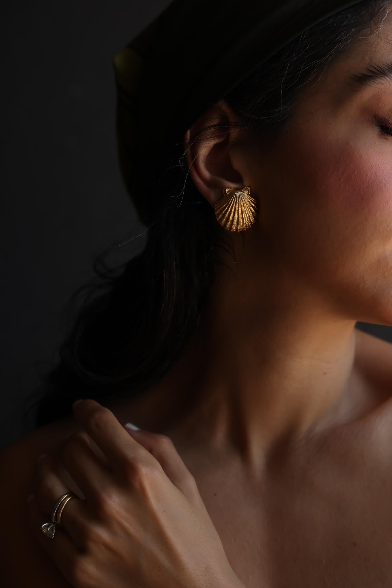 Gold Tone Shell Clip-On Earrings