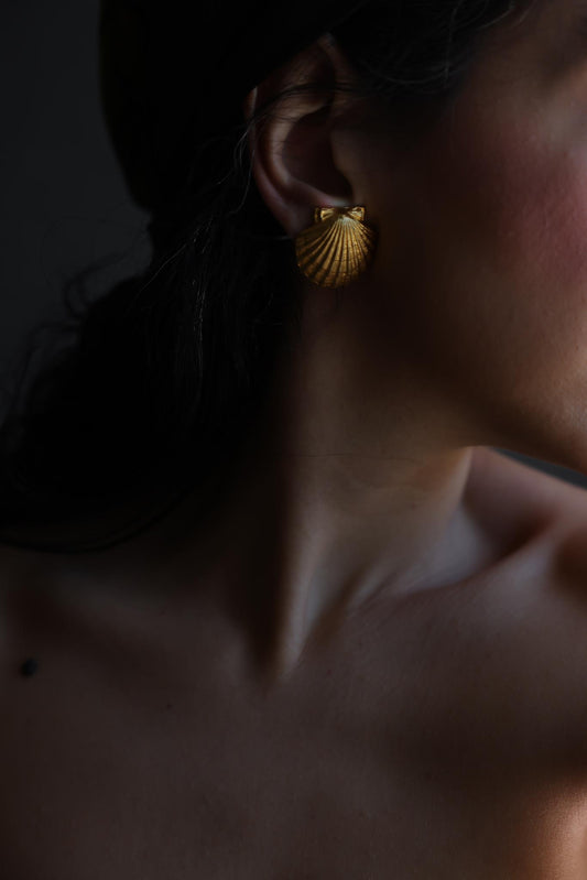Gold Tone Shell Clip-On Earrings