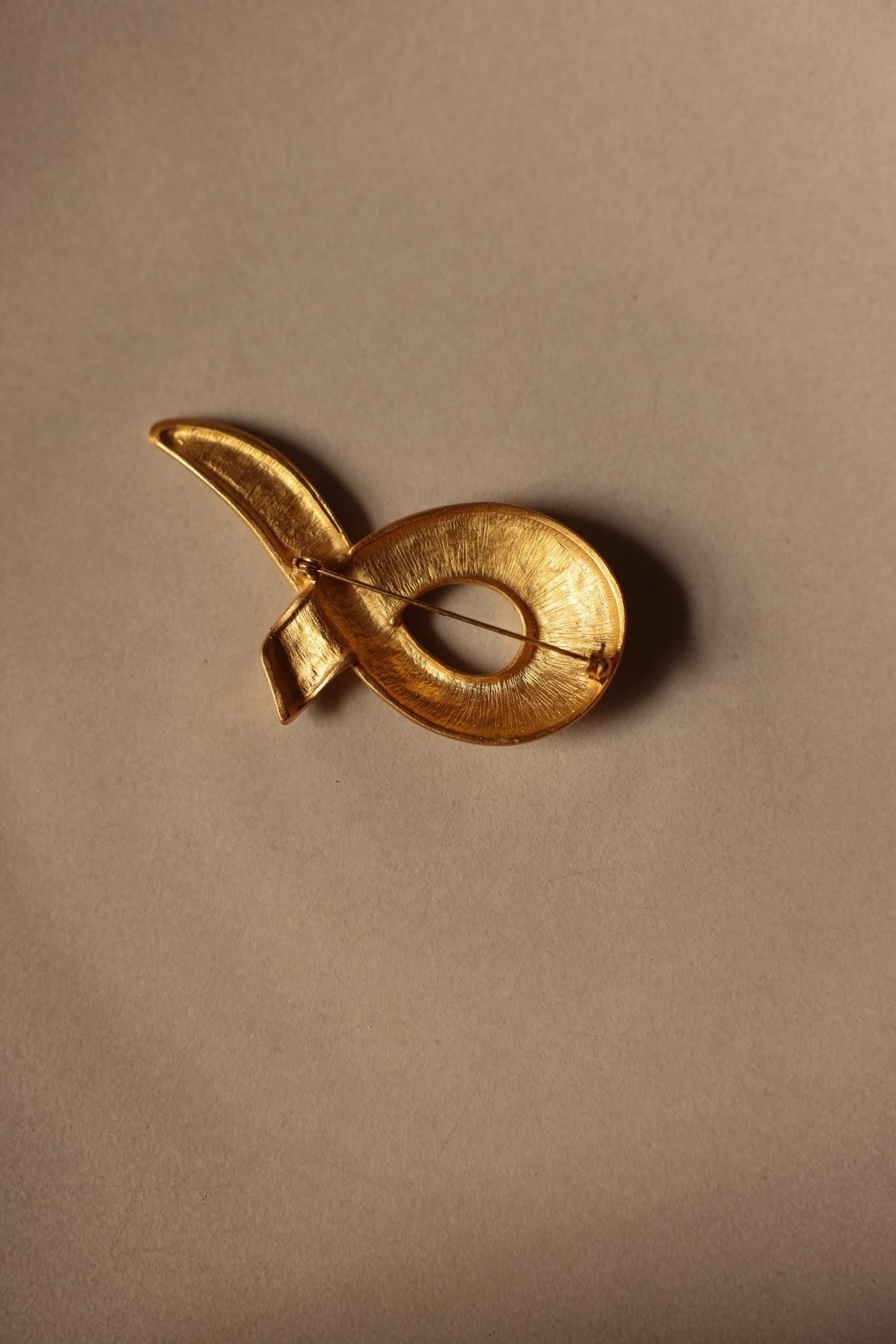 Matte Gold Modernist Ribbon Brooch