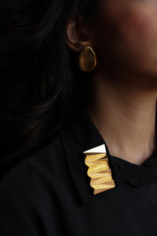 Brushed Gold Brooch|Vintage Baazaar 