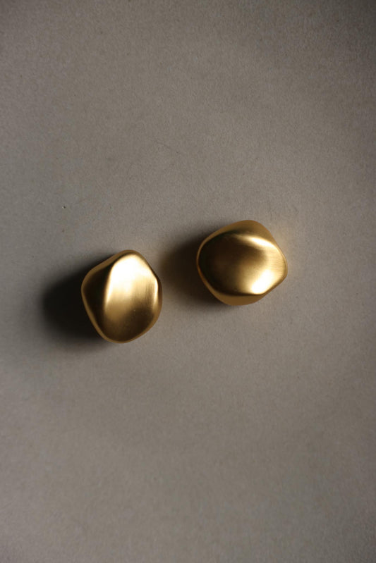 Golden Ripple Clip-On Earrings|Vintage Baazaar 