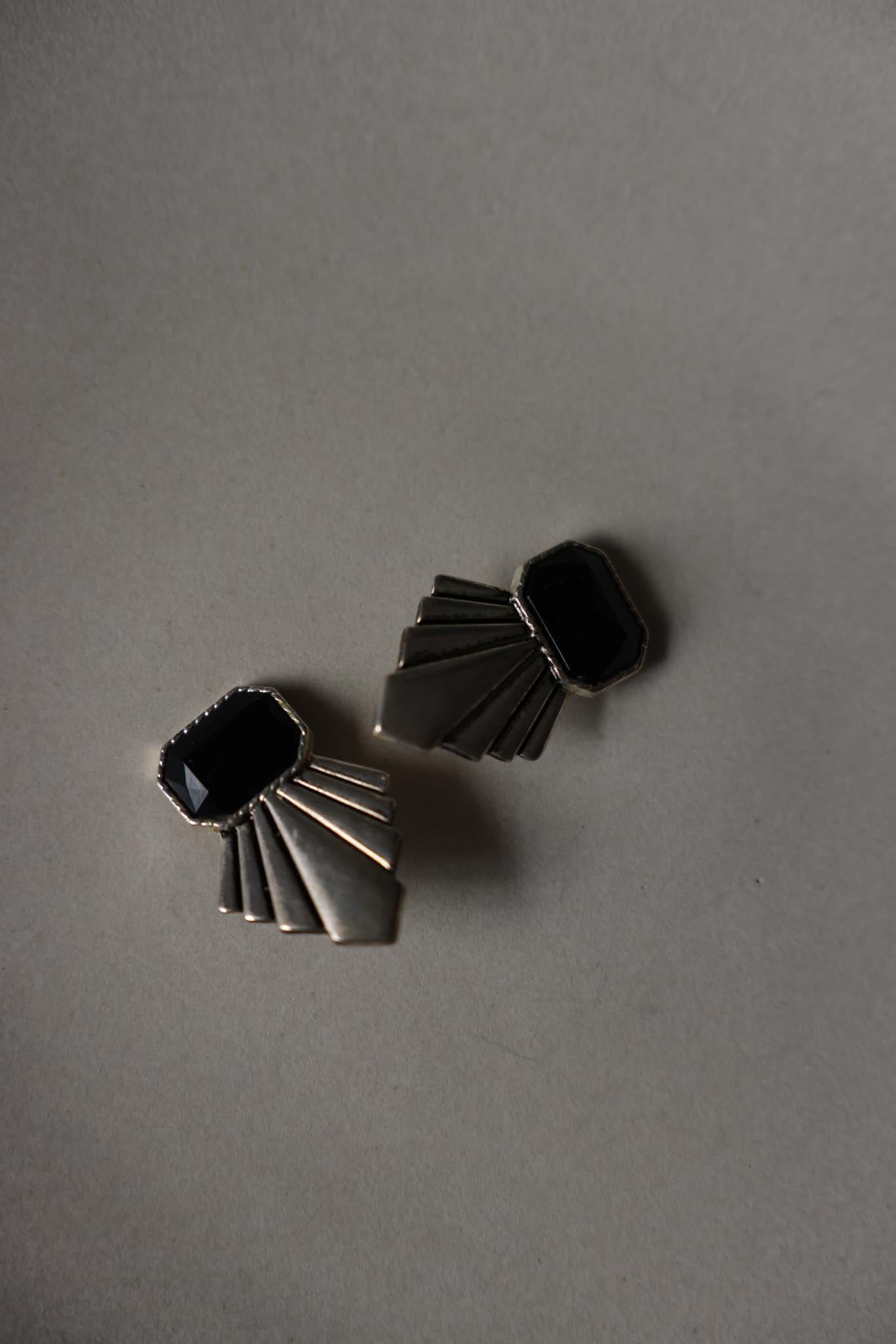 Clip-On Earrings|Vintage Baazaar 