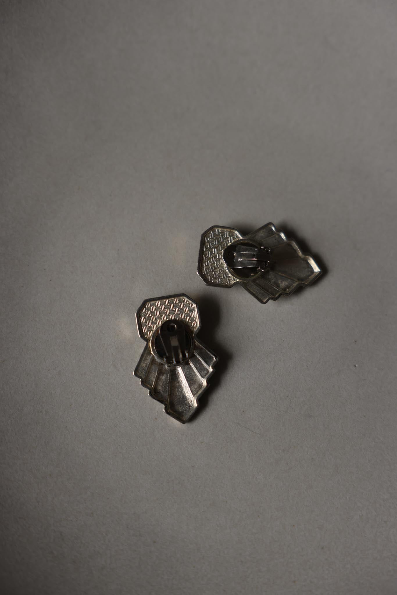 Clip-On Earrings|Vintage Baazaar 