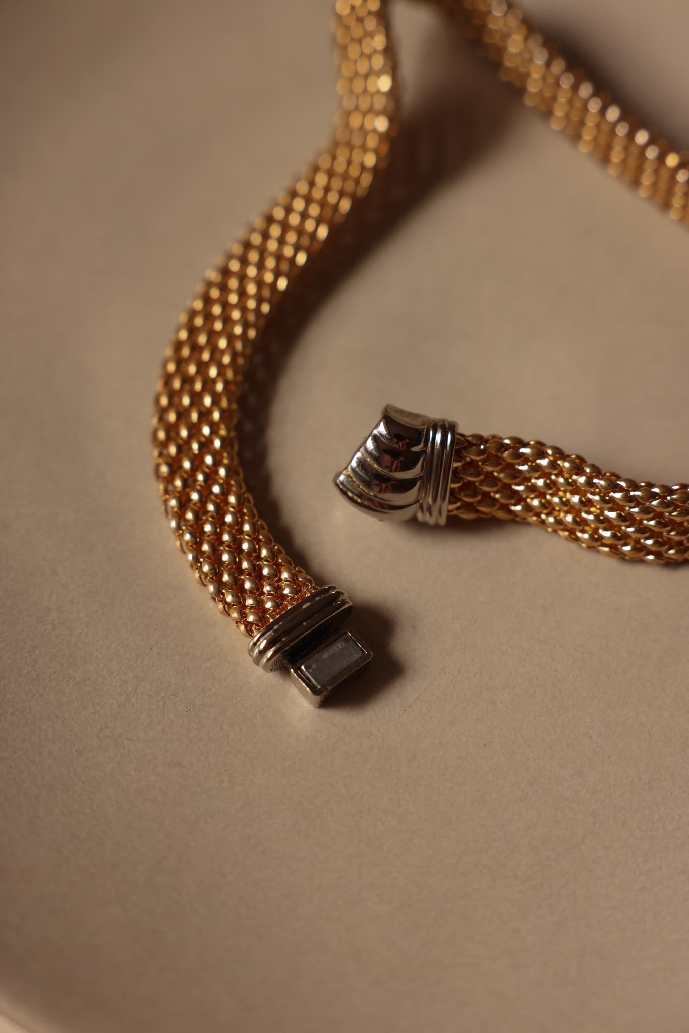 Two-Tone Mesh Necklace with Magnet Closure